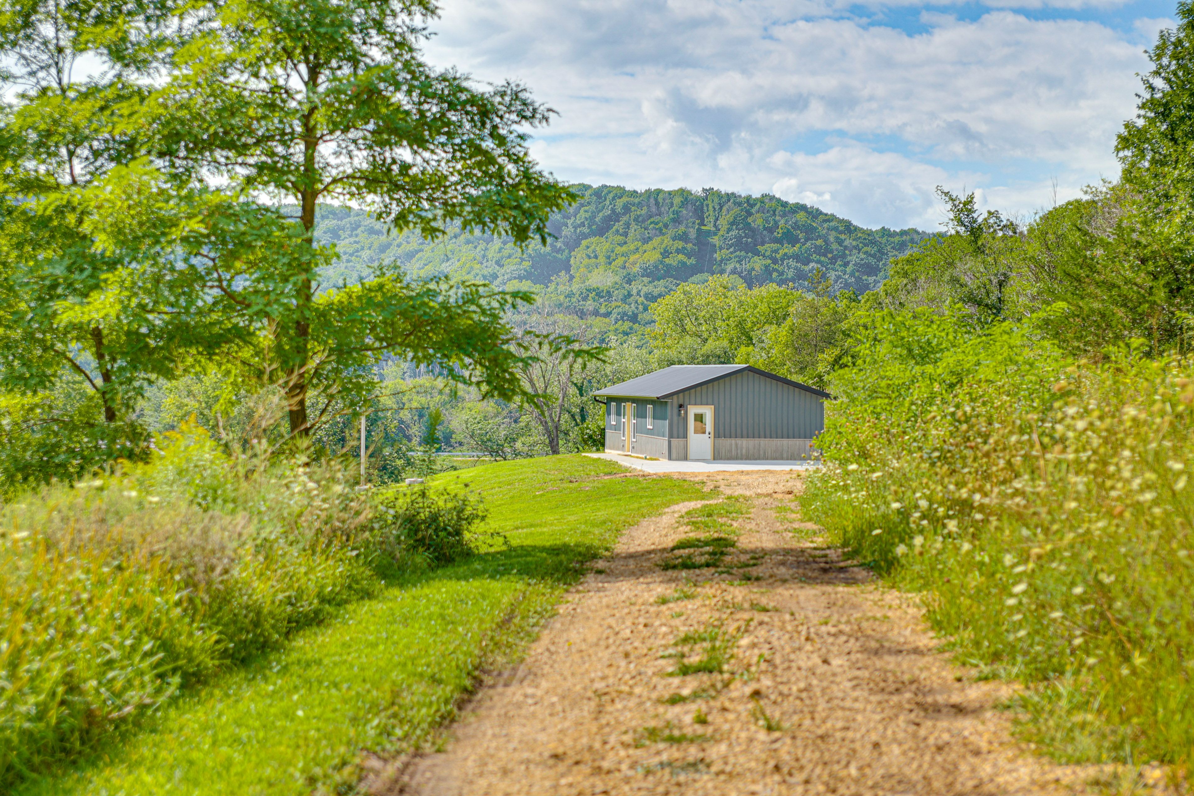 Parking | Driveway (6 Vehicles)
