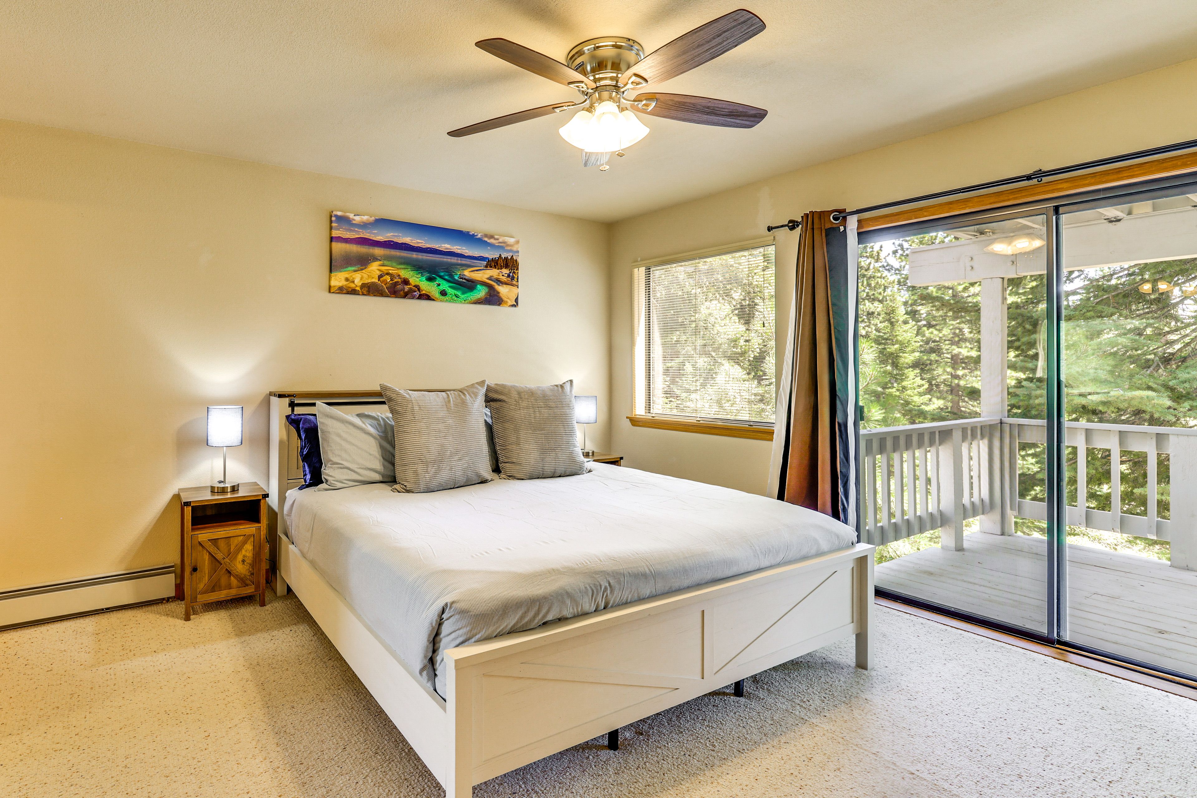 Bedroom 1 | King Bed | Basement Floor | En-Suite Bathroom