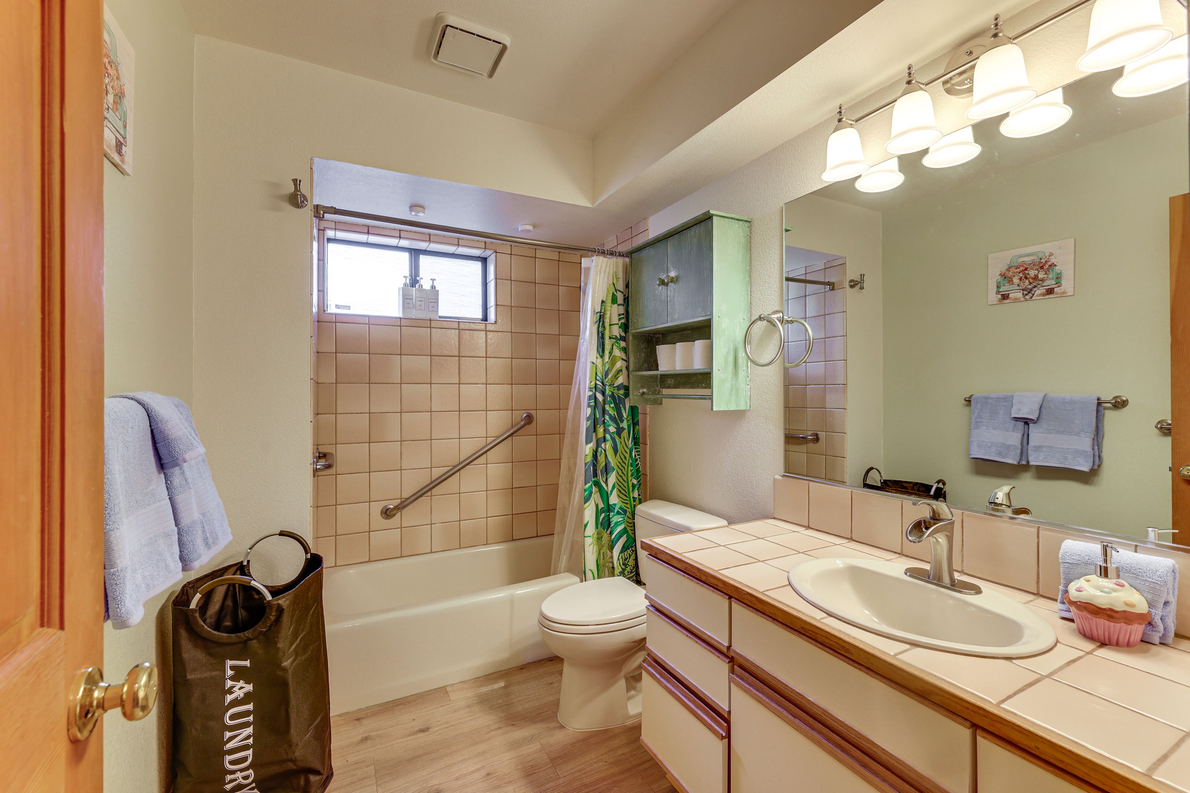 Full Bathroom | Basement Floor