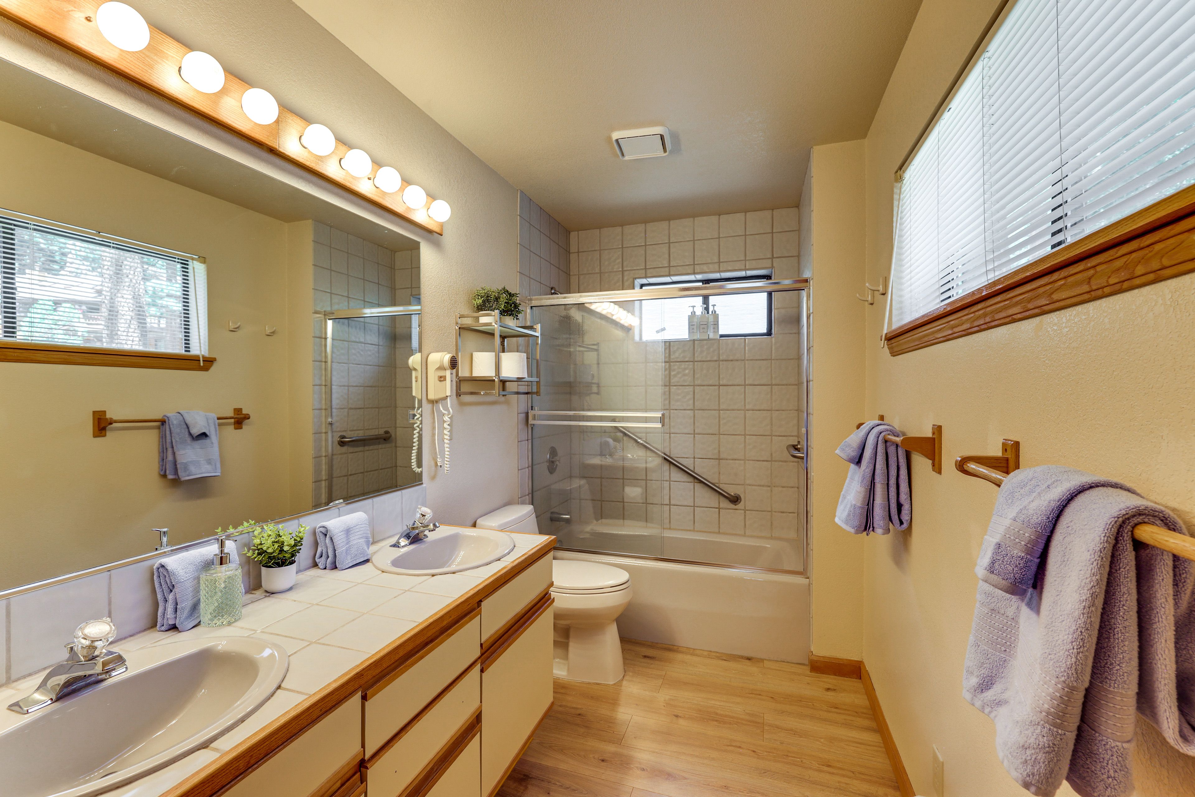 Full Bathroom | Basement Floor