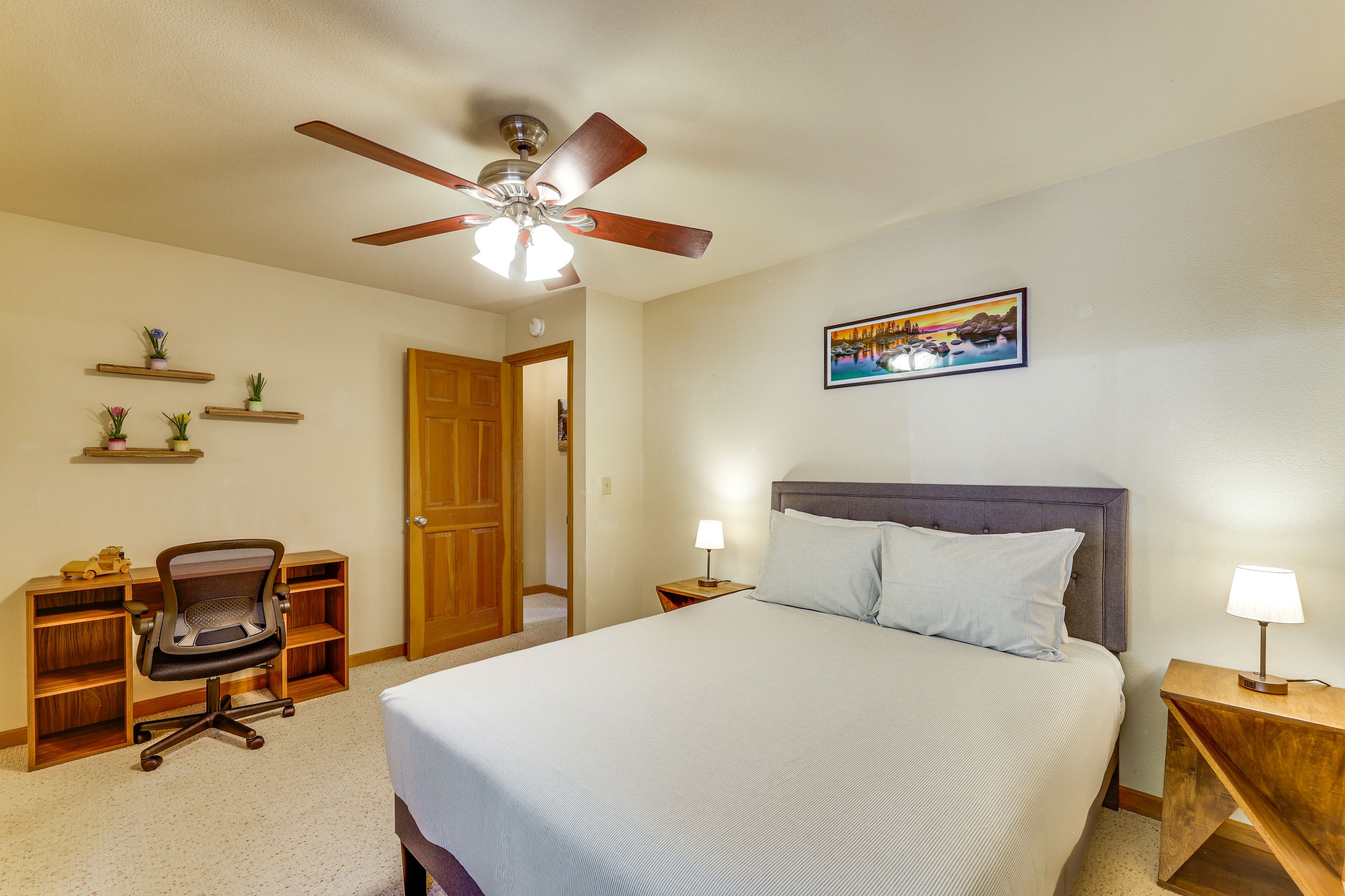 Bedroom 2 | Queen Bed | Basement Floor | Linens Provided