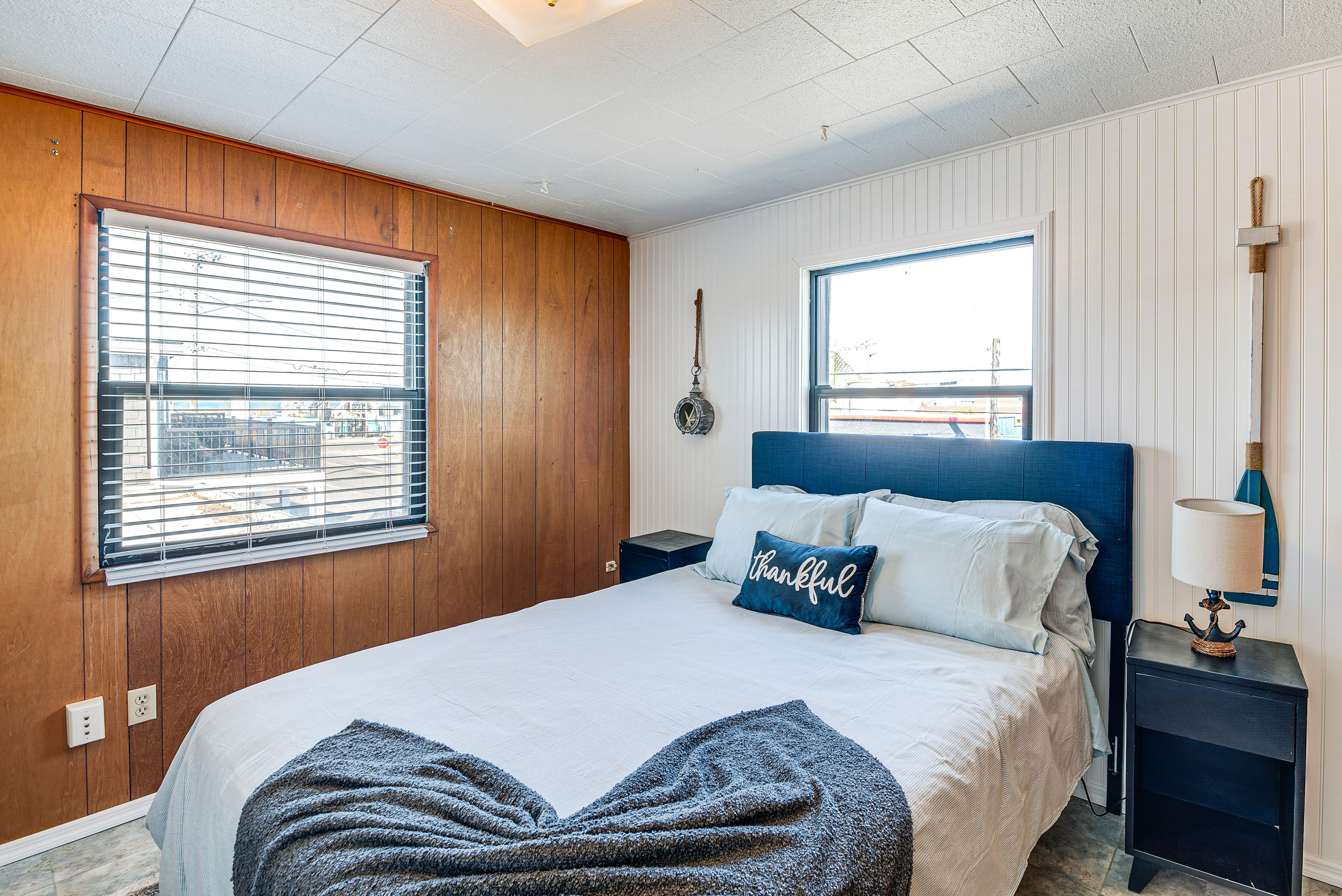 Bedroom 1 | Queen Bed | Linens Provided