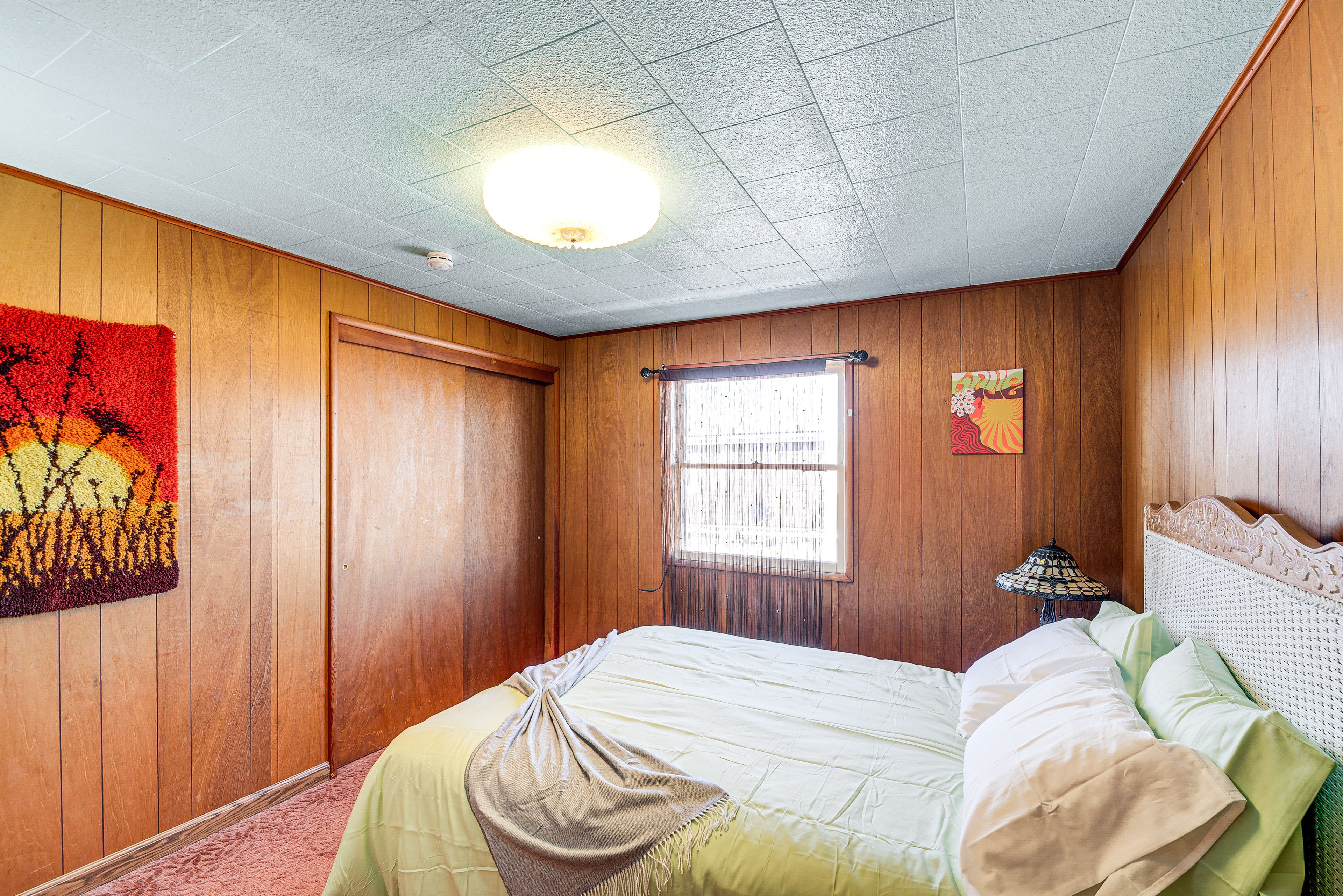 Bedroom 2 | Queen Bed