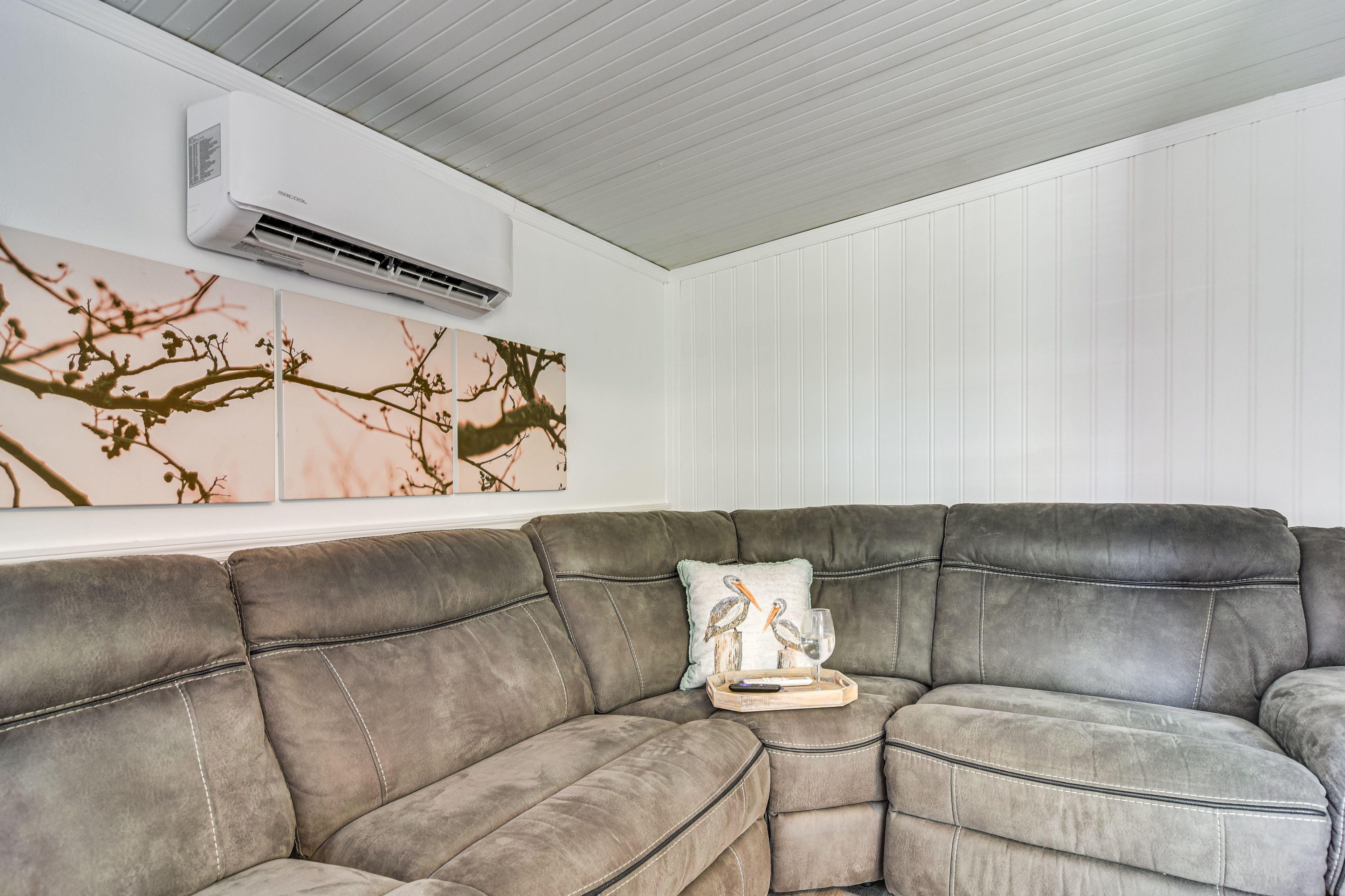 Living Room | Free WiFi | Smart TV