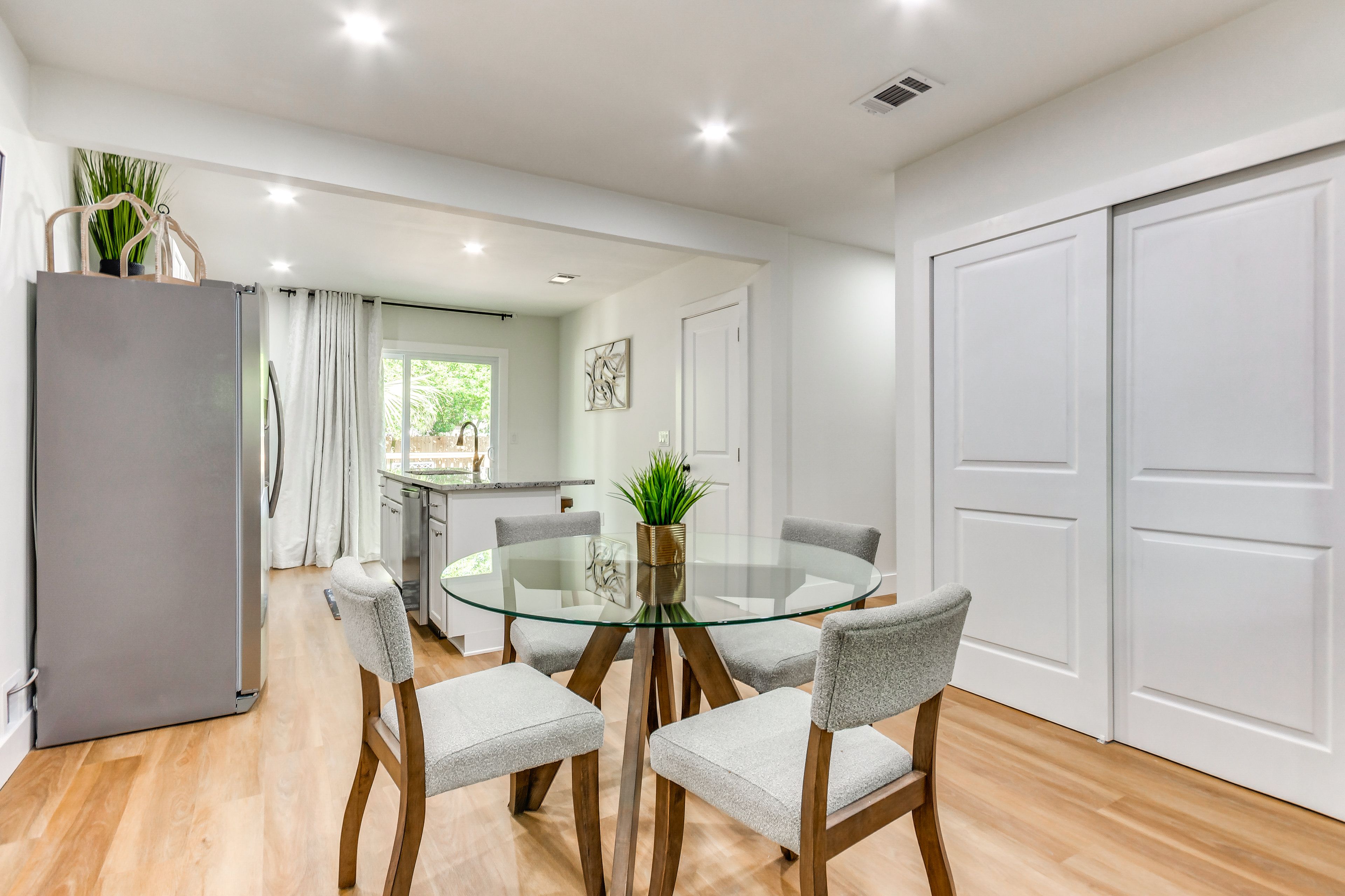 Dining Room | Dishware & Flatware