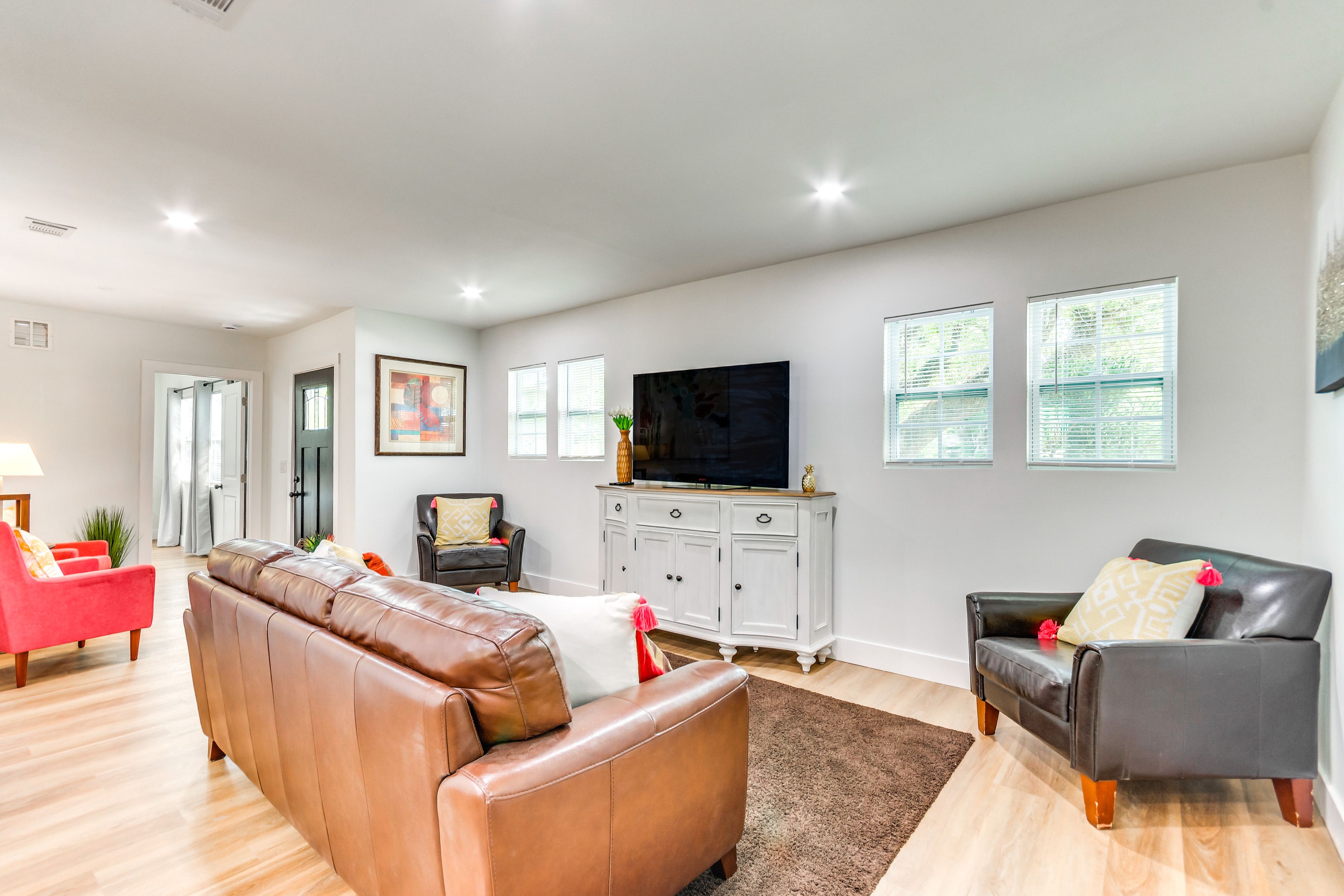 Living Room | Single-Story Home | Central A/C & Heating