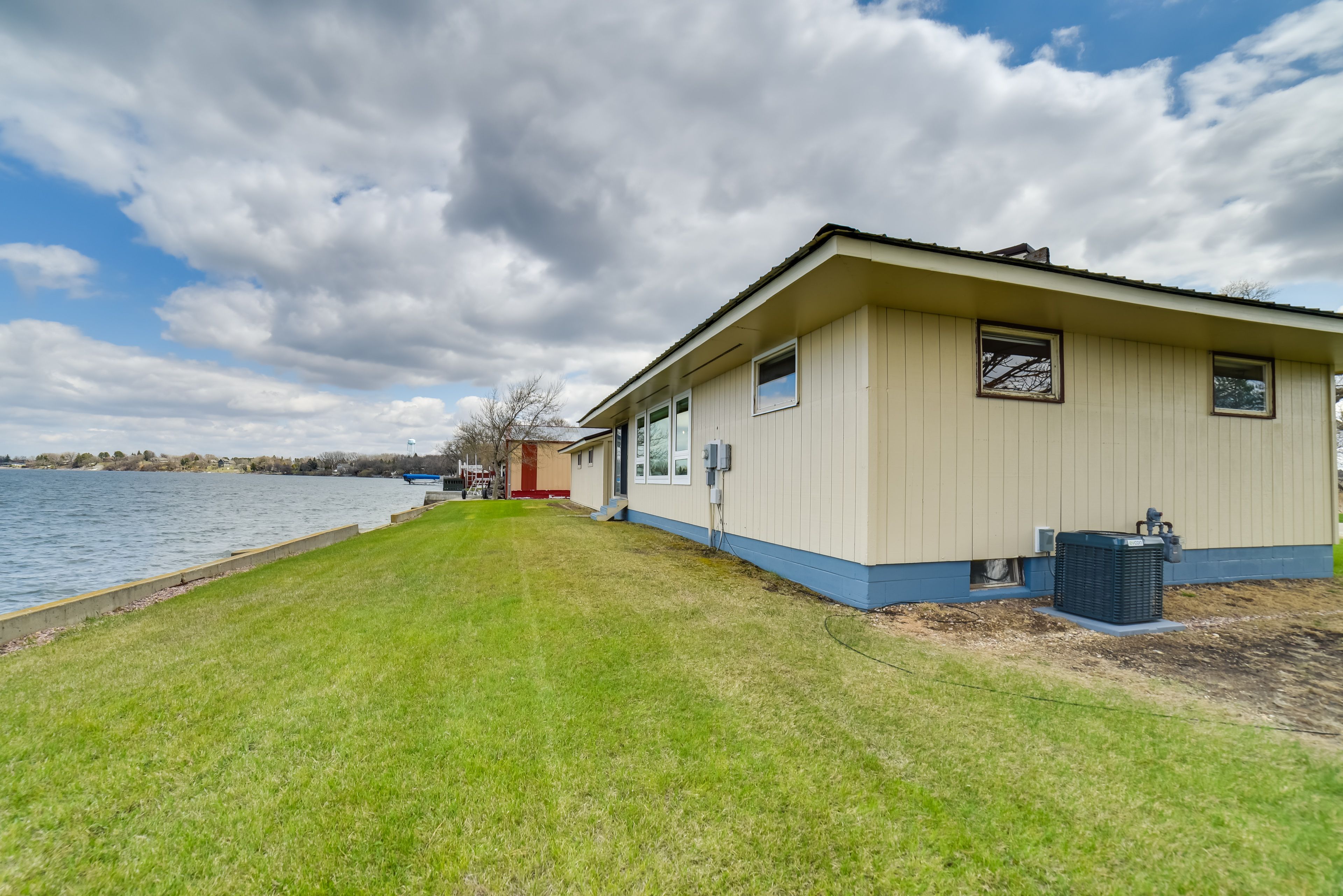 Spacious Yard | Lake Access