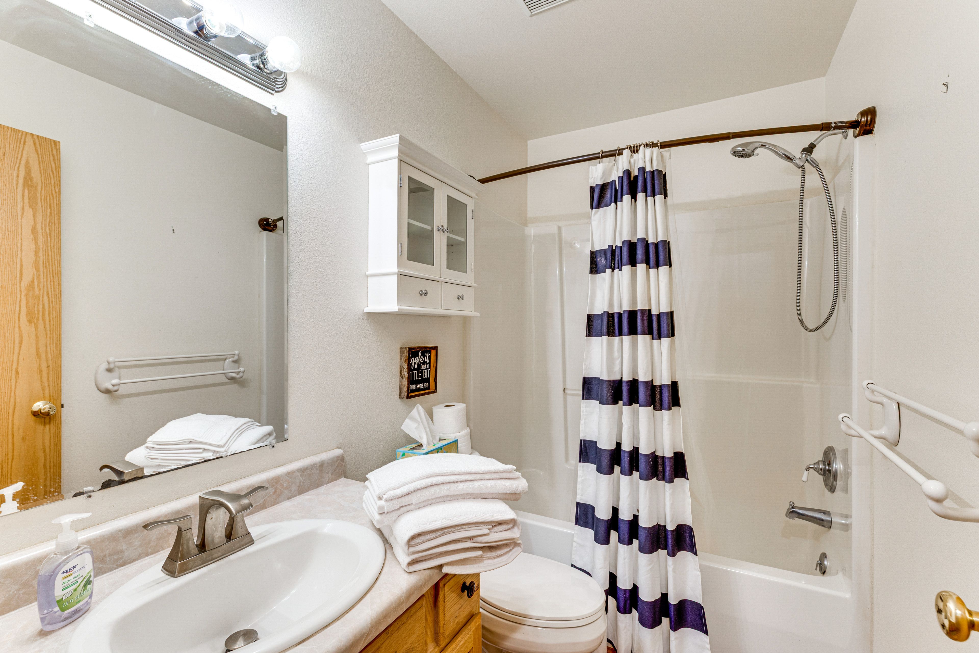 Full Bathroom