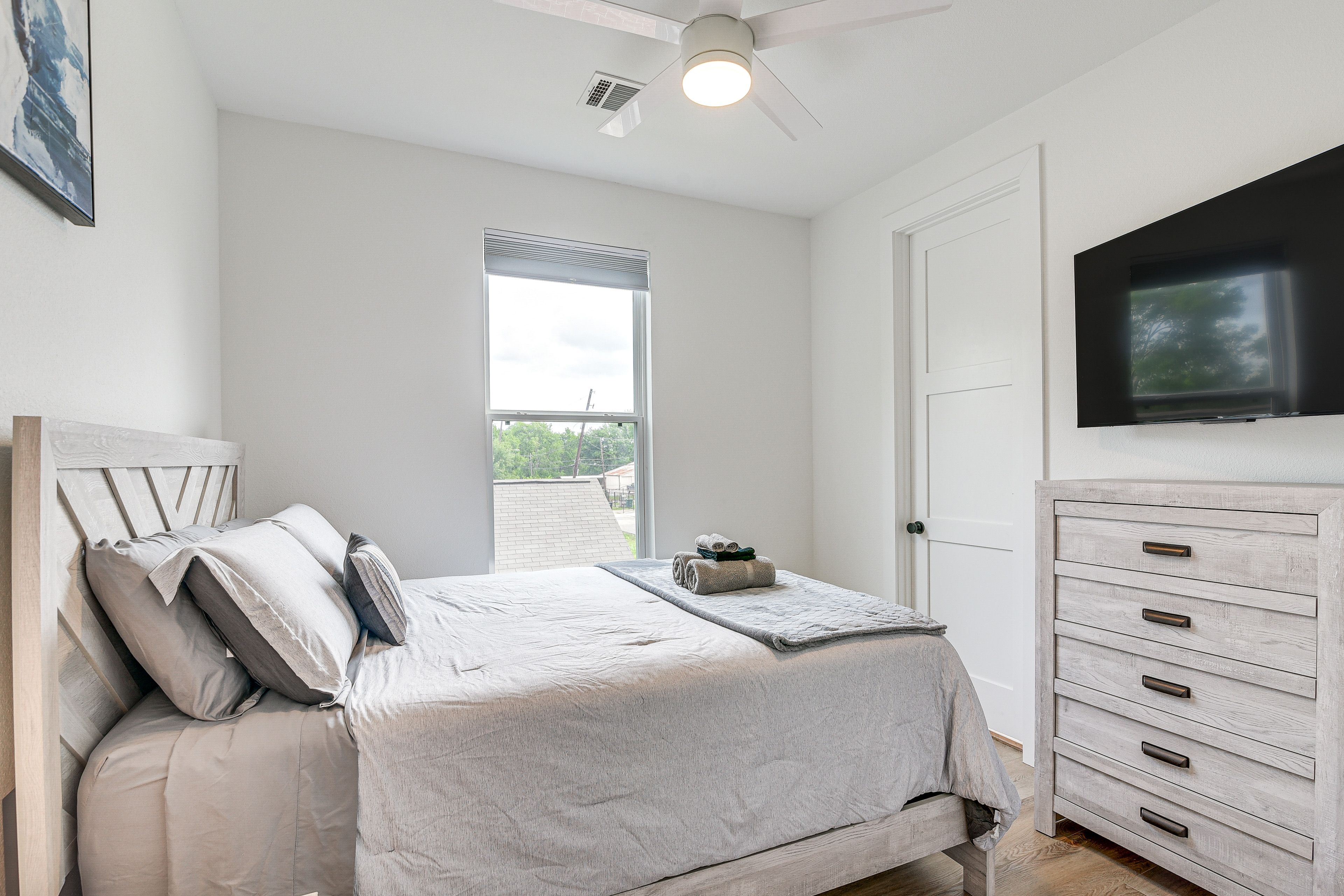 Bedroom 3 | Queen Bed | 2nd Floor | Linens Provided