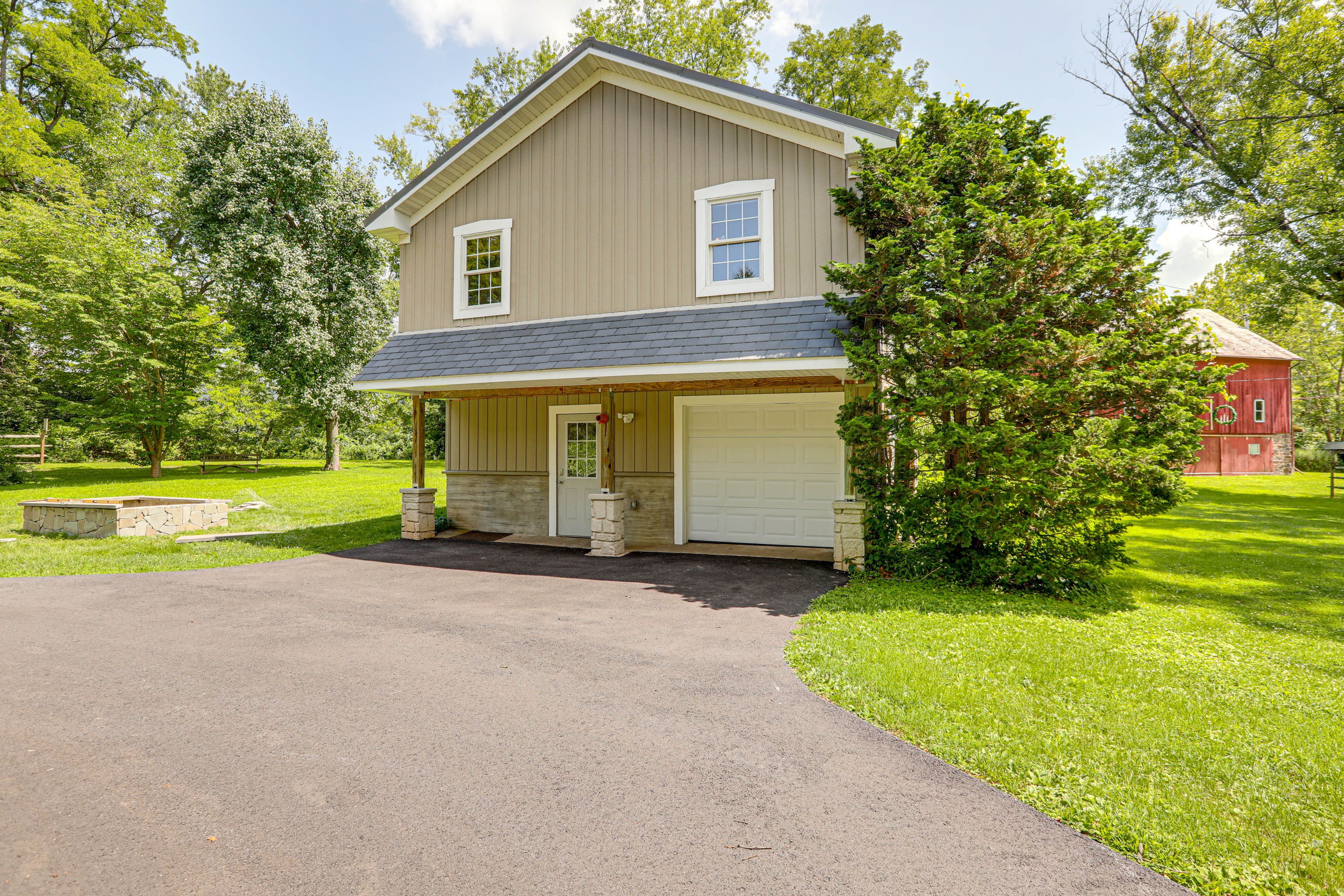 Parking | Driveway (2 Vehicles)