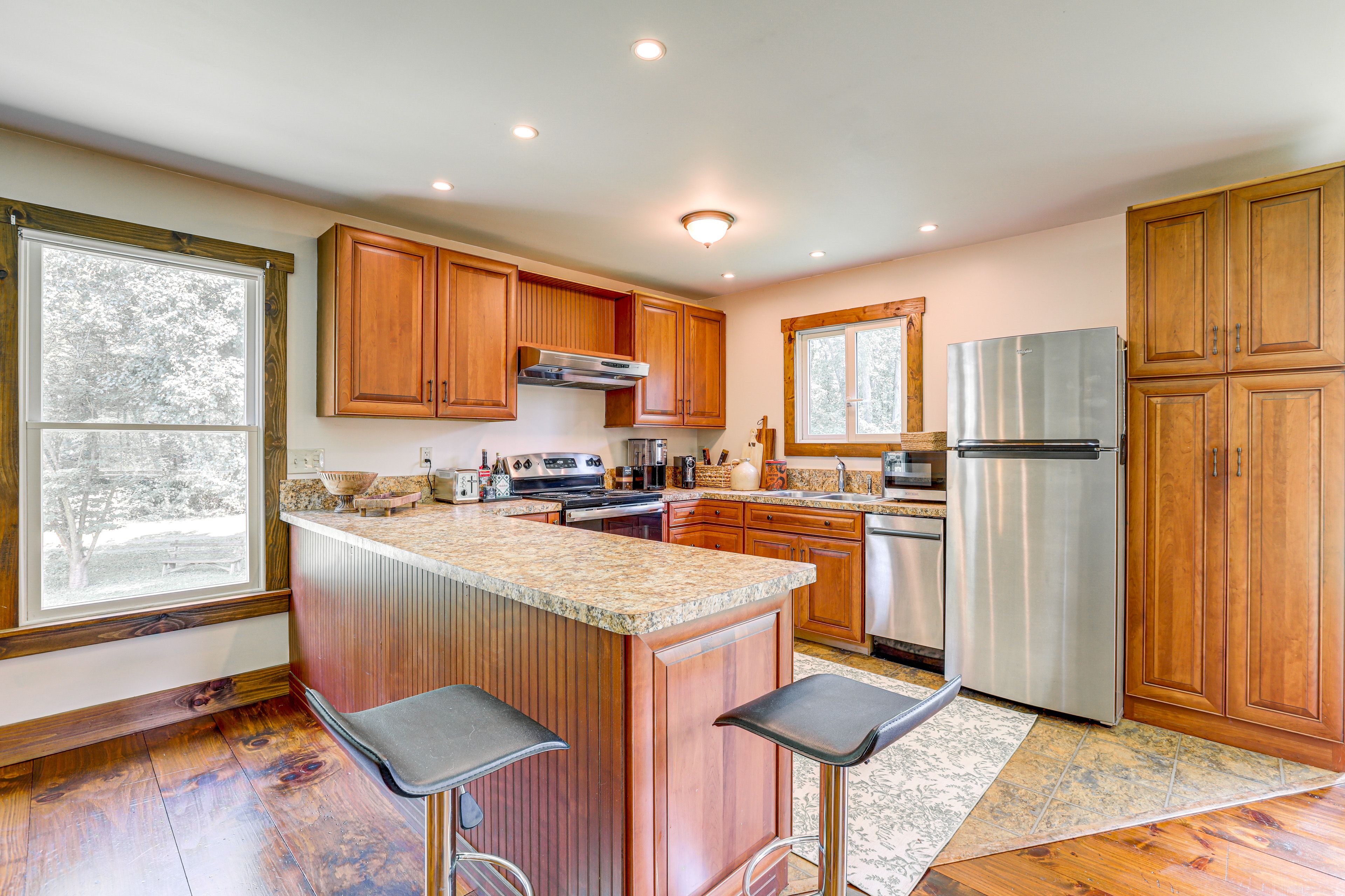 Breakfast Bar | Kitchen