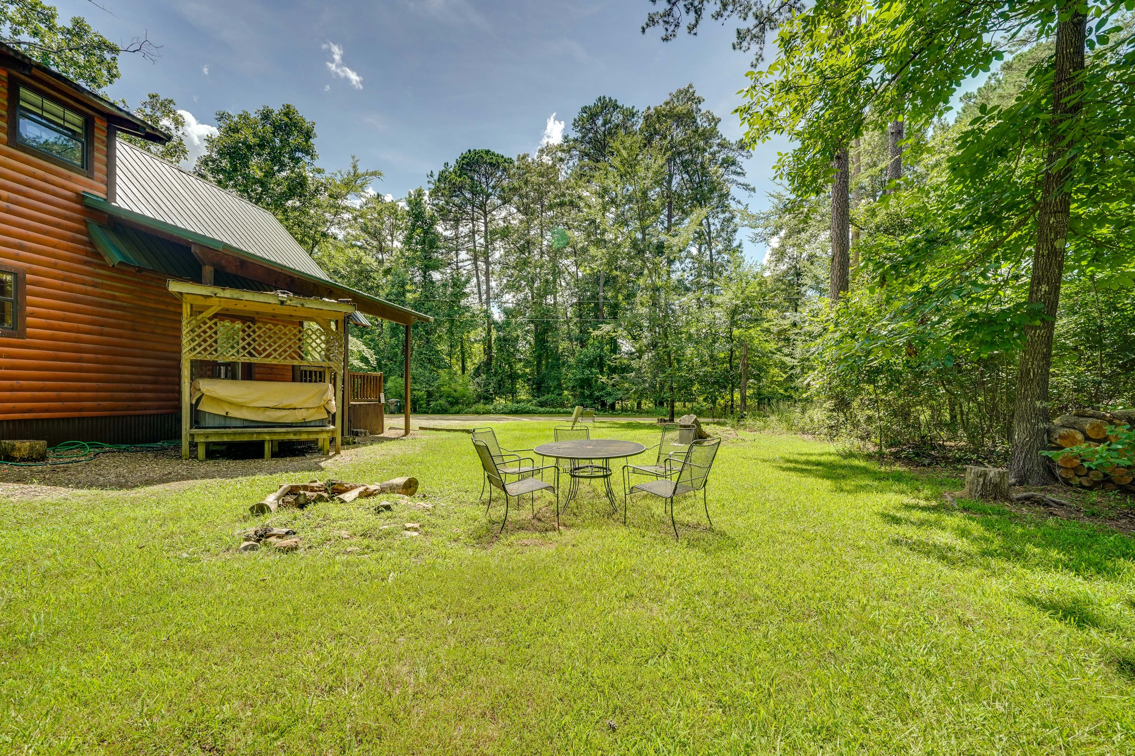 Backyard | Outdoor Seating | Fire Pit