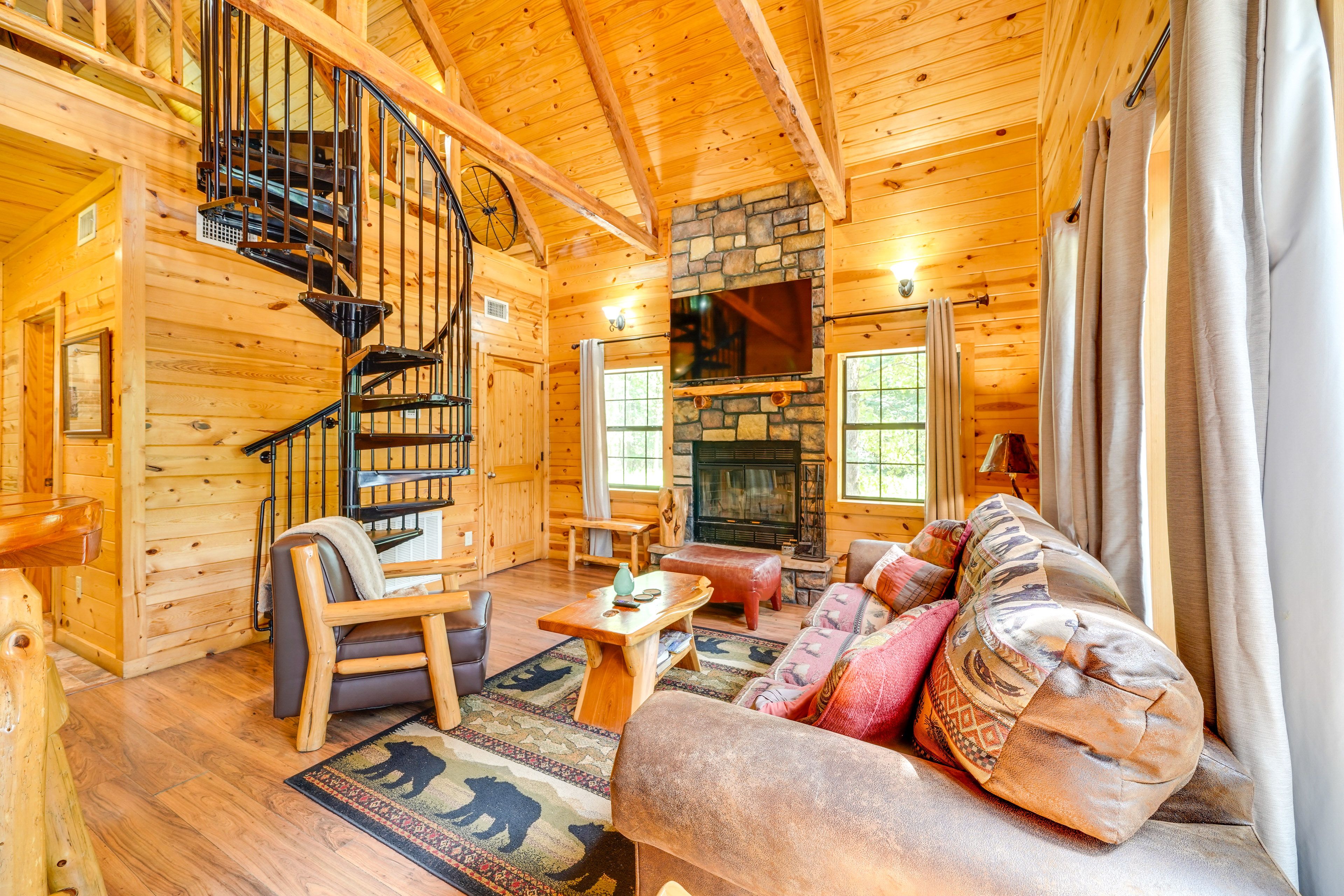 Broken Bow Vacation Rental | 1BR | 2BA | Steps Required | 950 Sq Ft