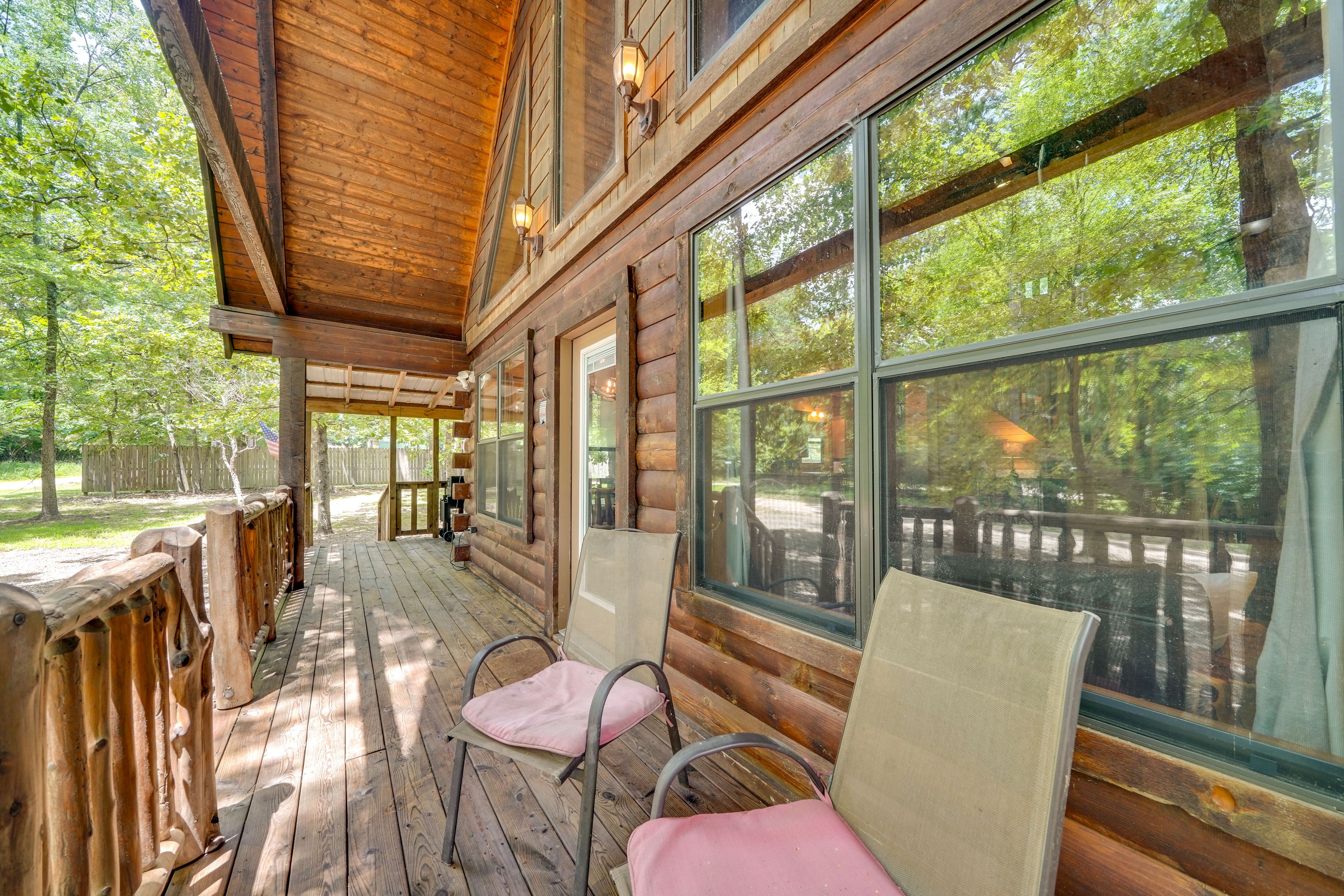 Private Porch | Outdoor Seating