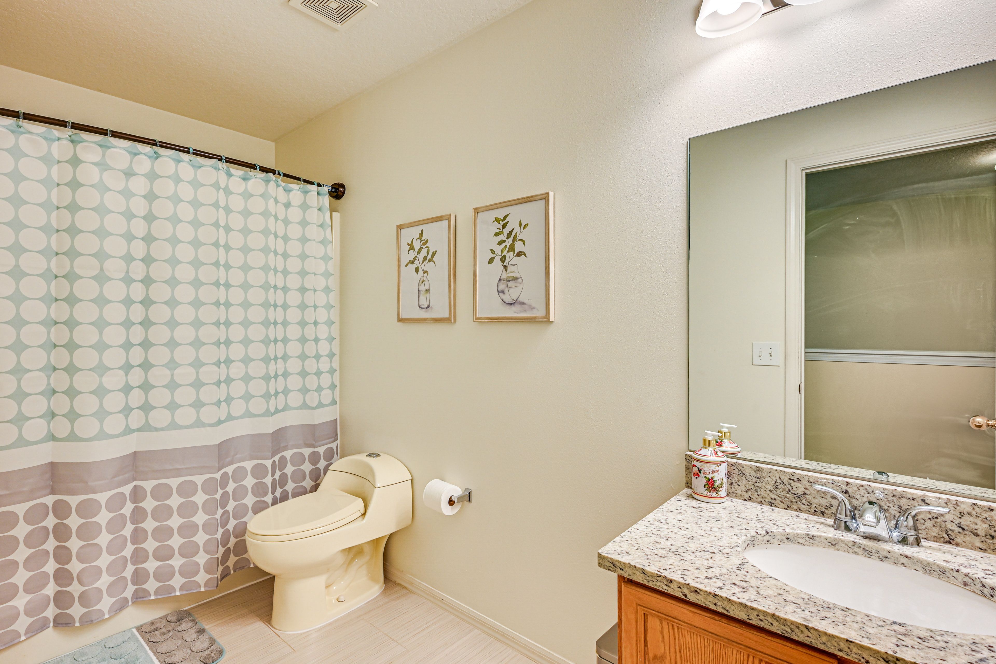 Full Bathroom | 2nd Floor