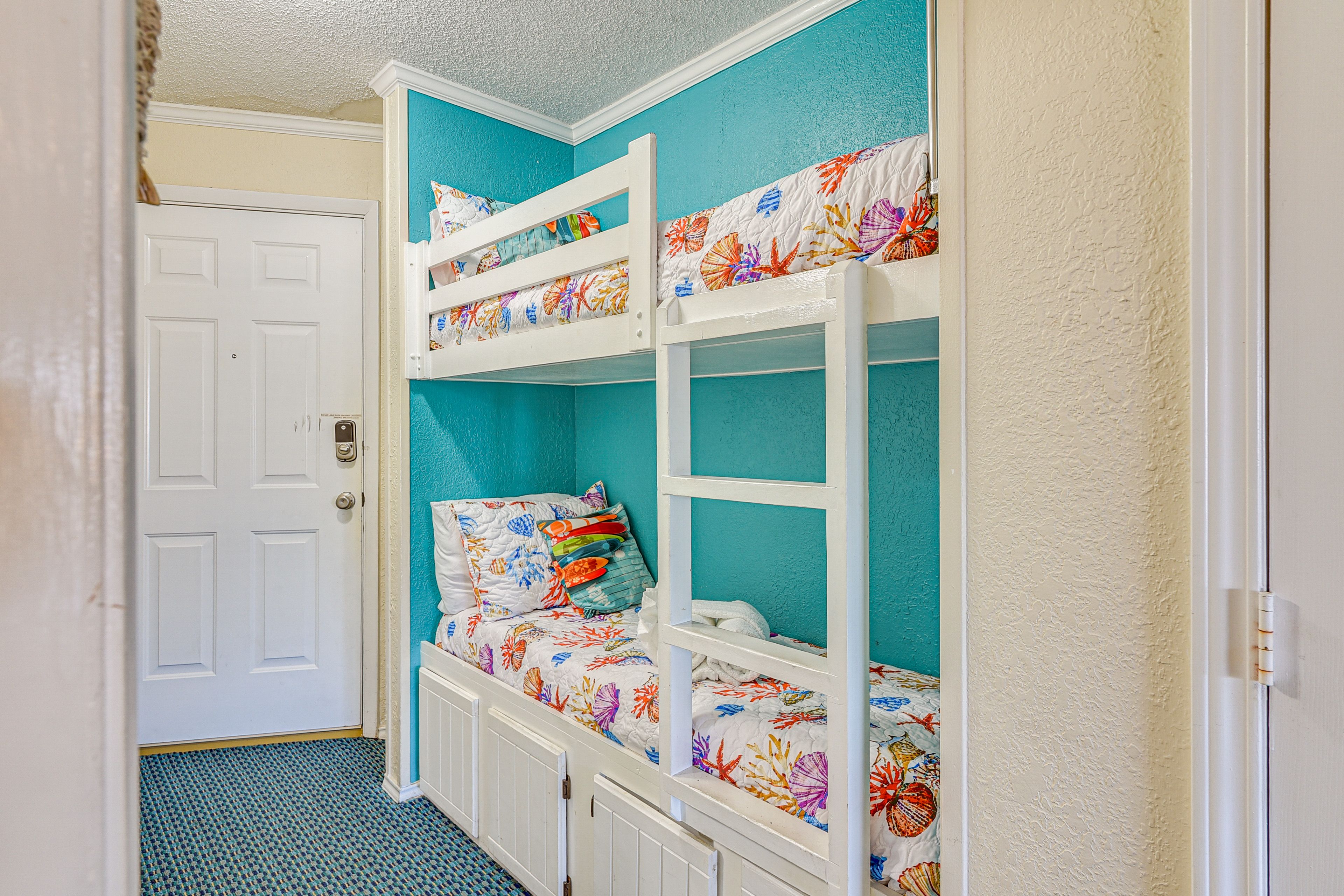 Sleeping Nook | Twin Bunk Bed
