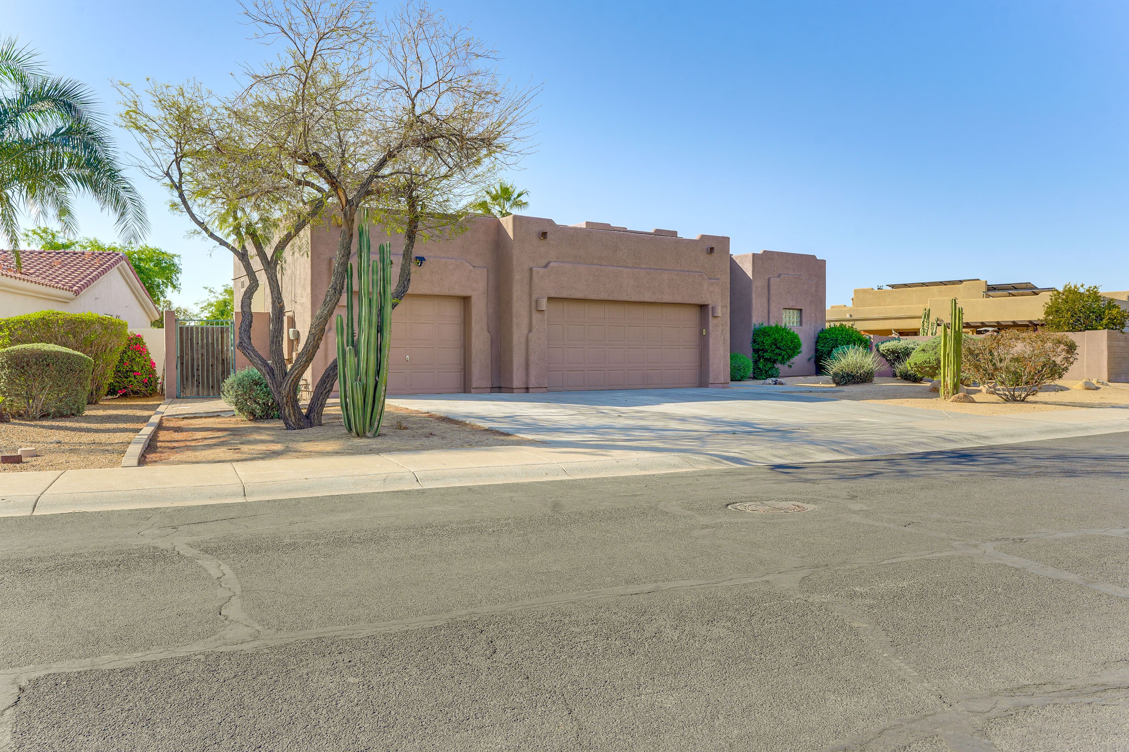 Parking | Garage (1 Vehicle) | Driveway (3 Vehicles)