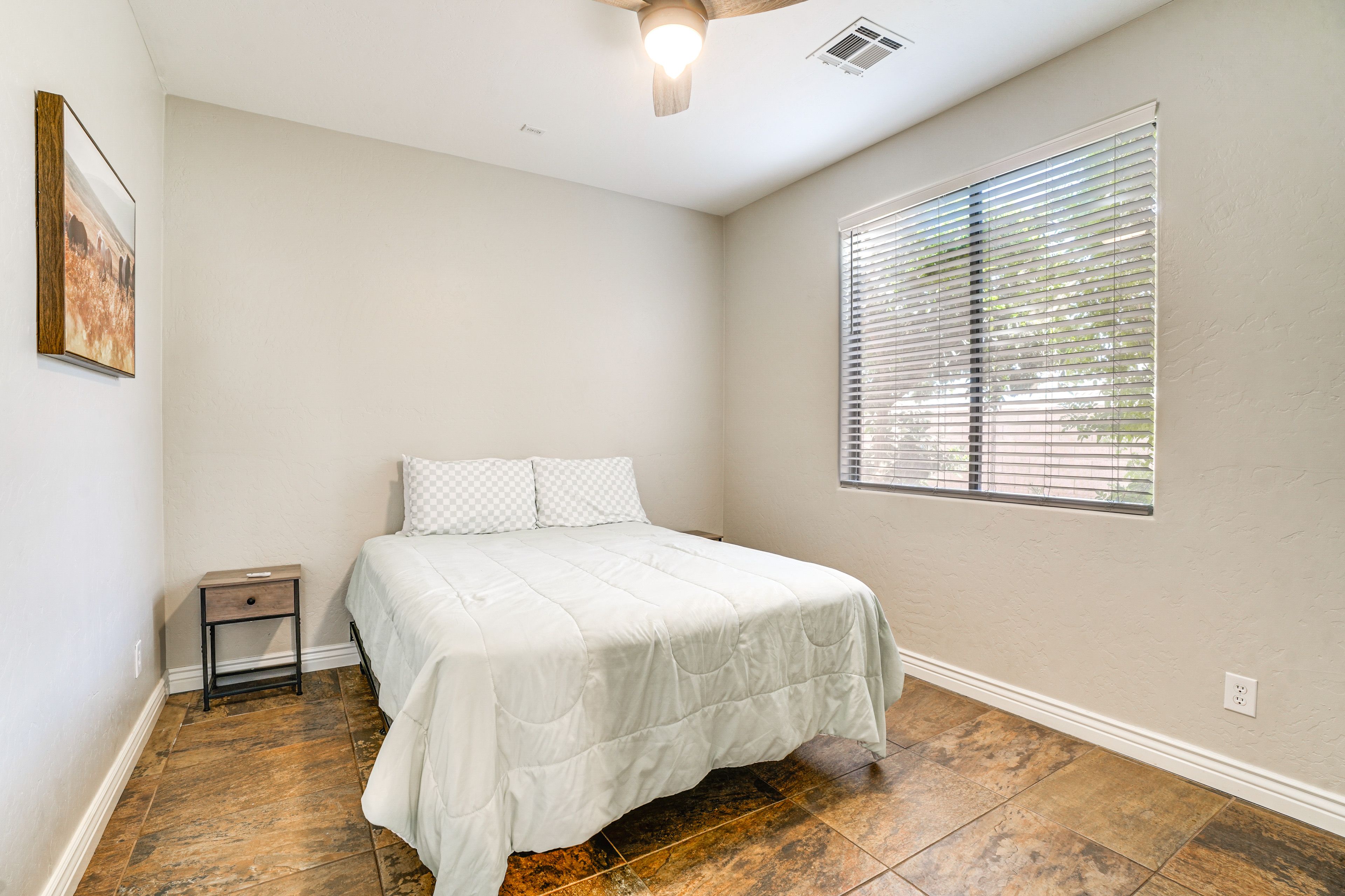 Bedroom 4 | Queen Bed
