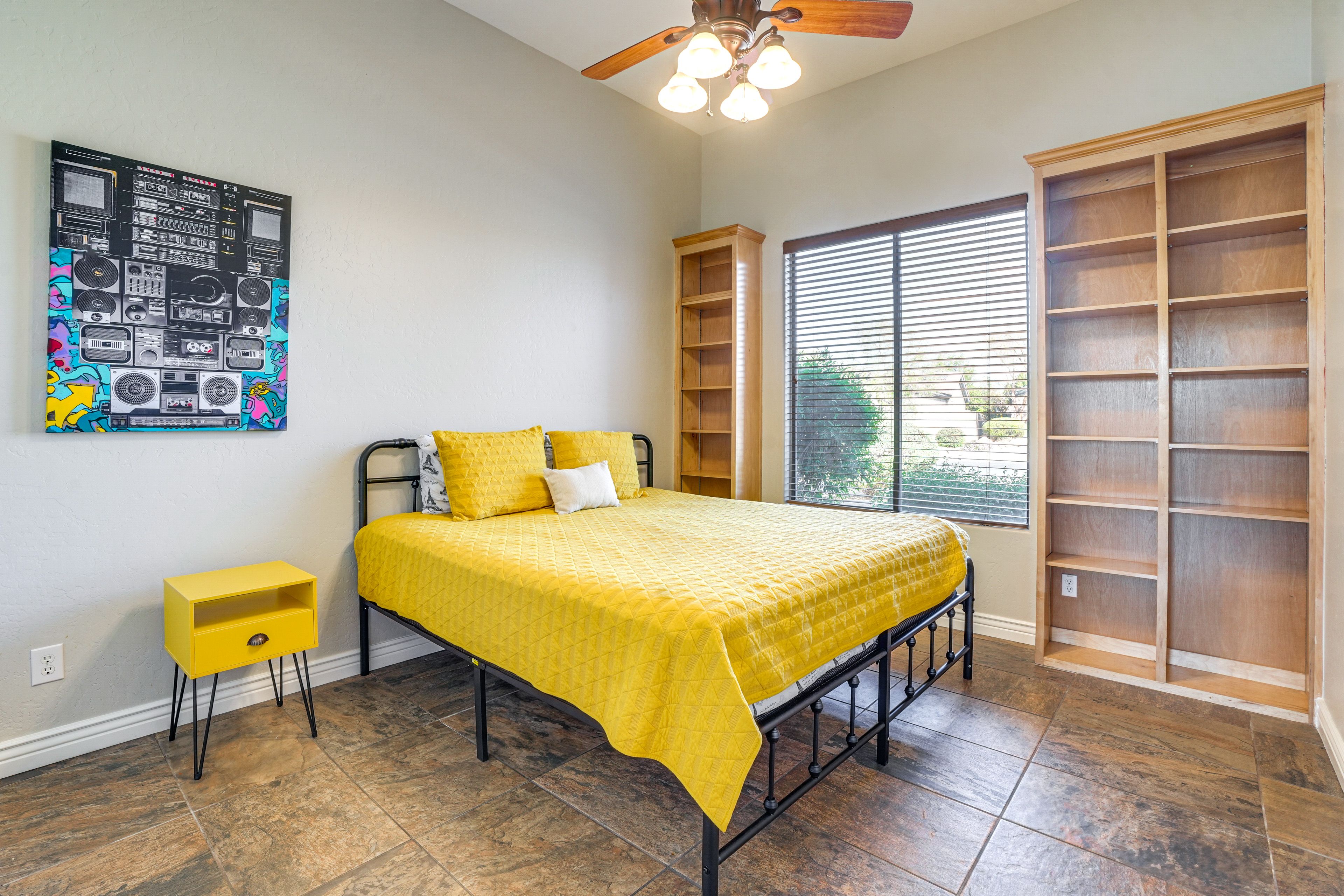 Bedroom 2 | King Bed