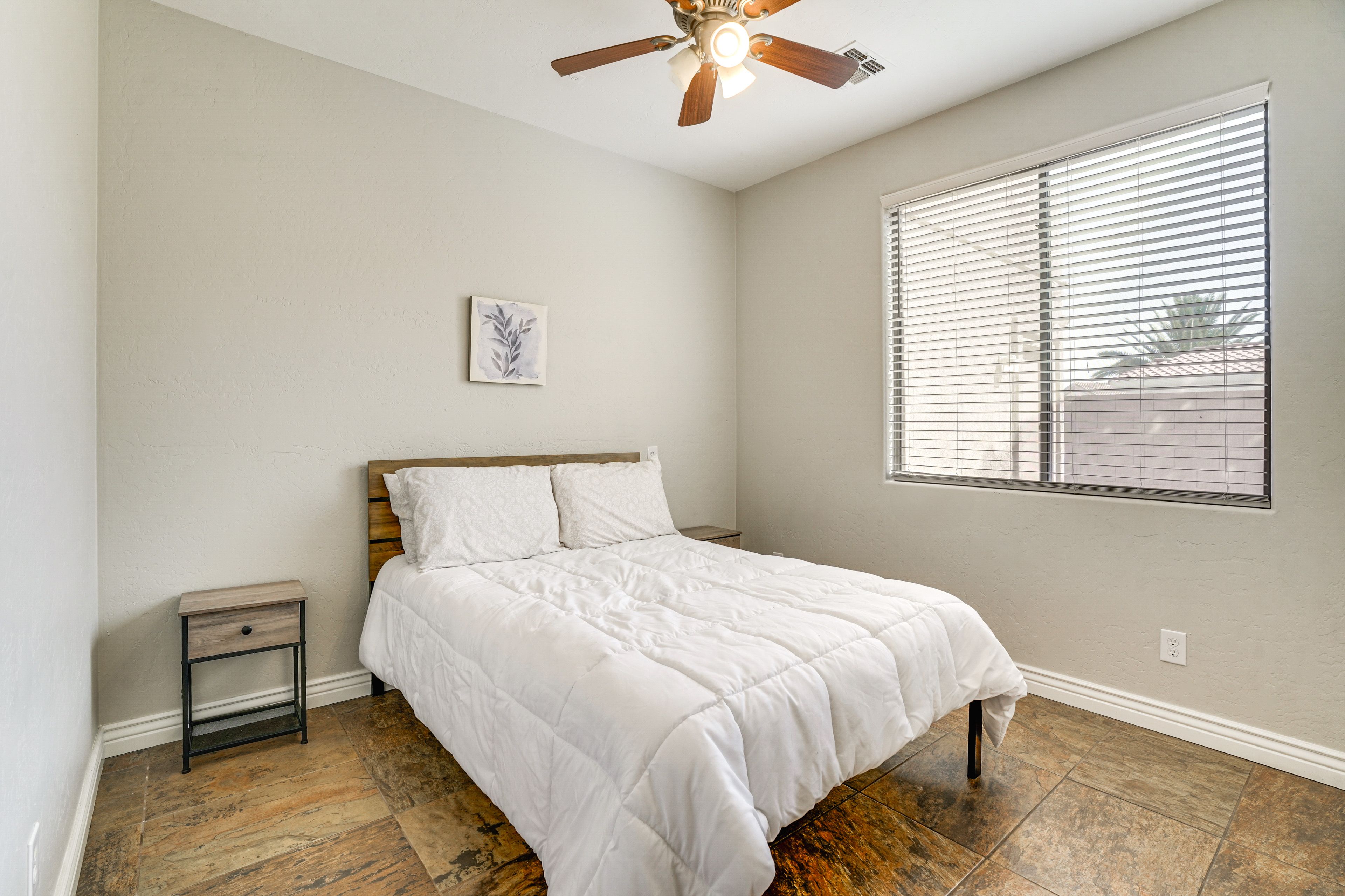 Bedroom 3 | Queen Bed