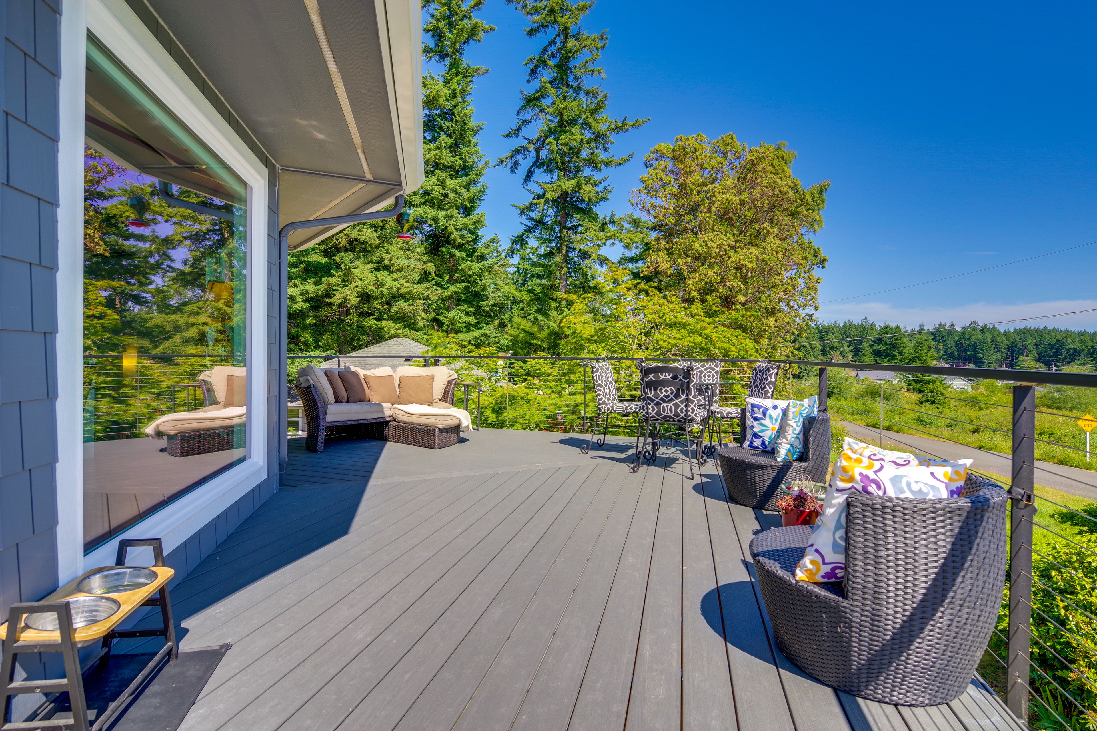 Deck | 2-Story House