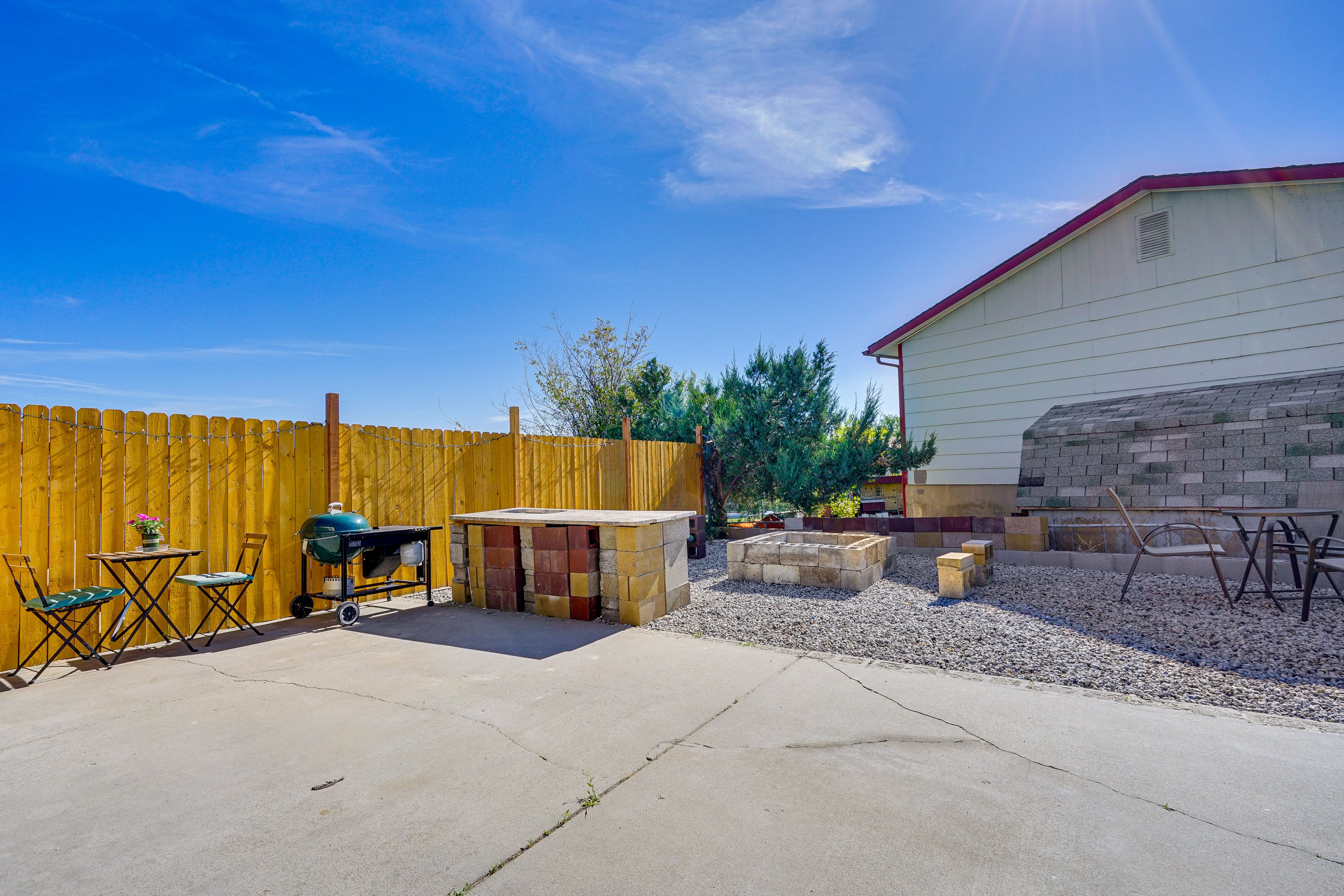 Private Patio | Gas/Charcoal Grill | Fire Pit