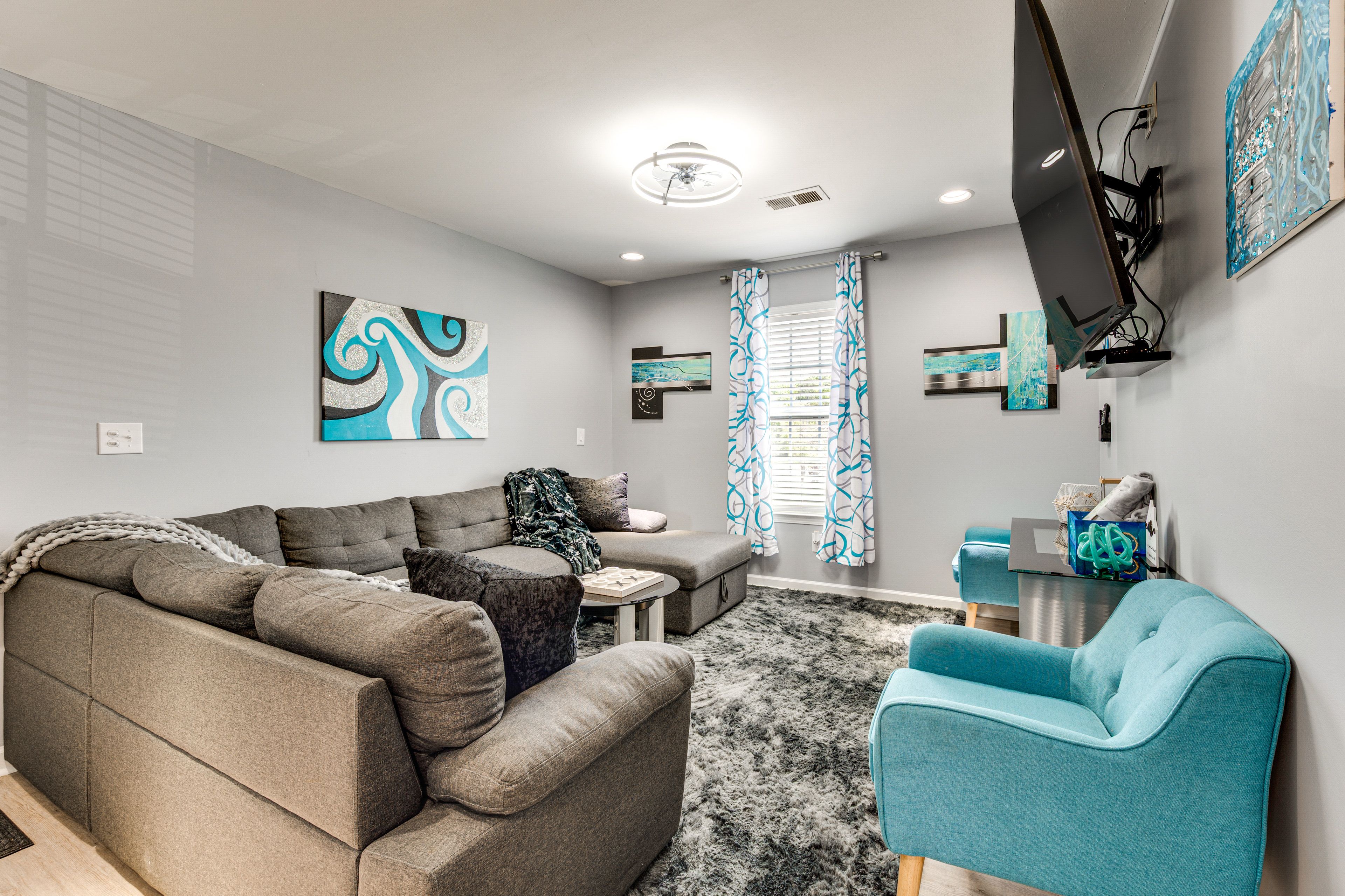 Living Room | Queen Sleeper Sofa | Central A/C & Heating