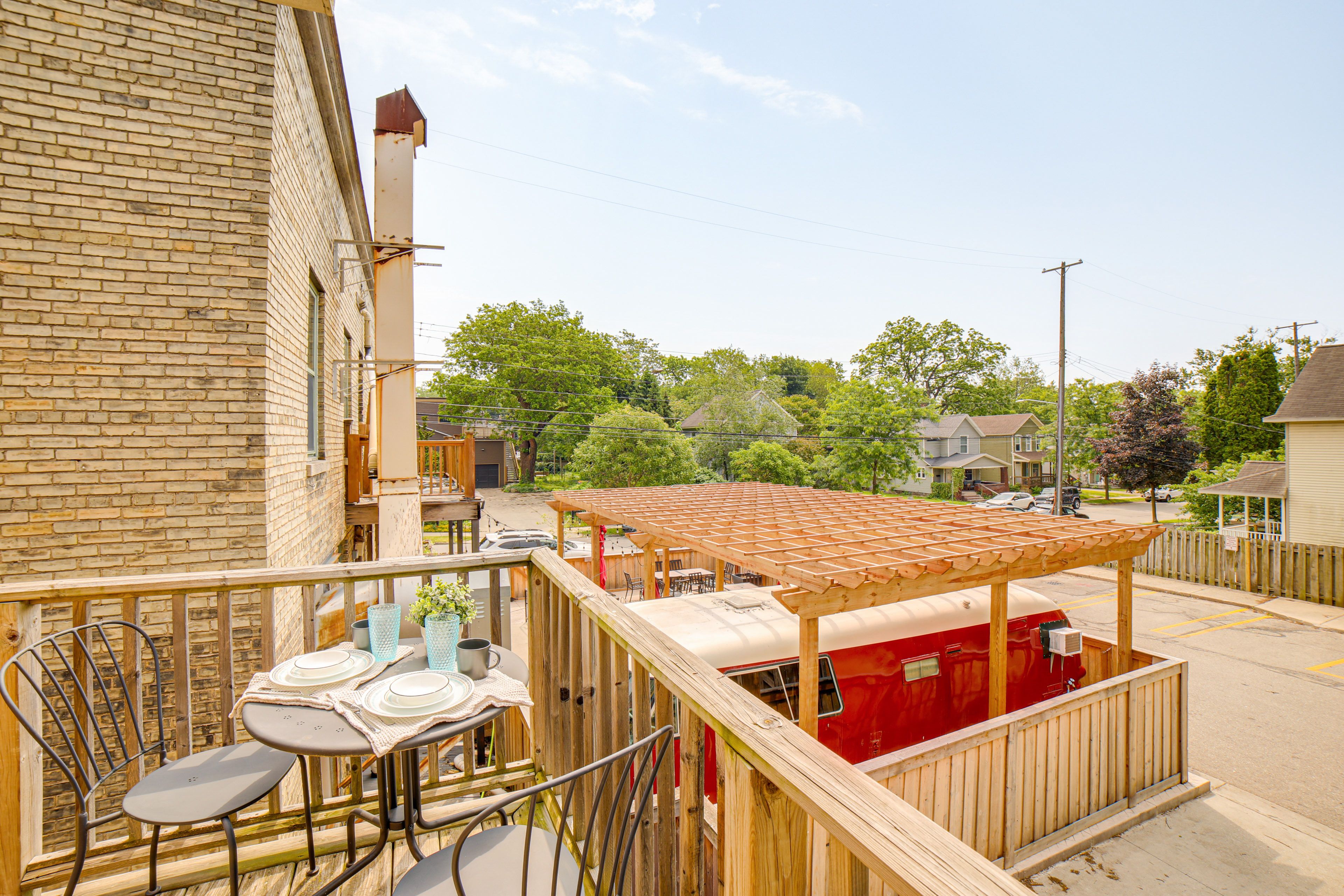 Condo Exterior | Balcony w/ Dining Area