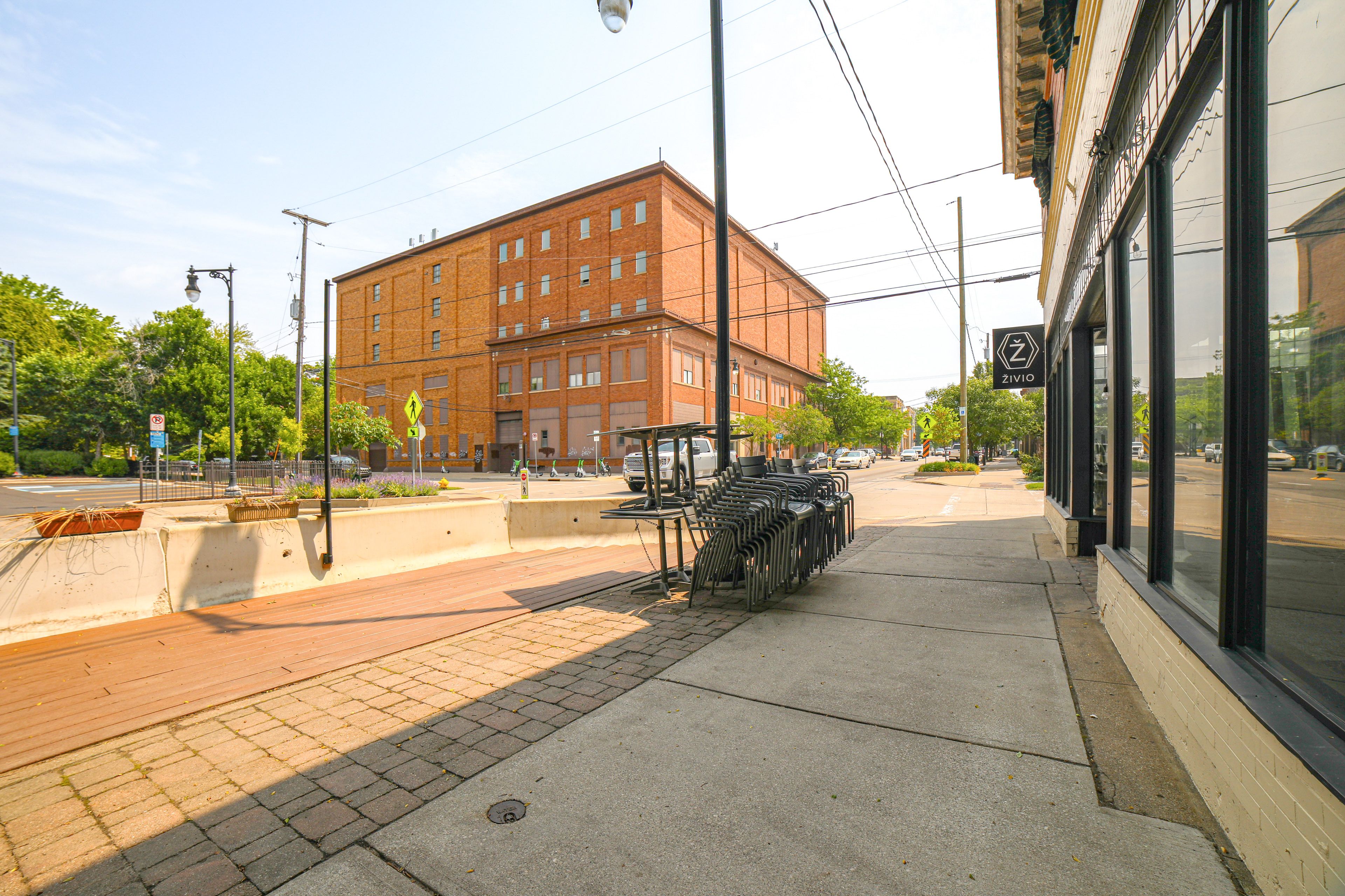 Condo Exterior | Metered & Free Street Parking