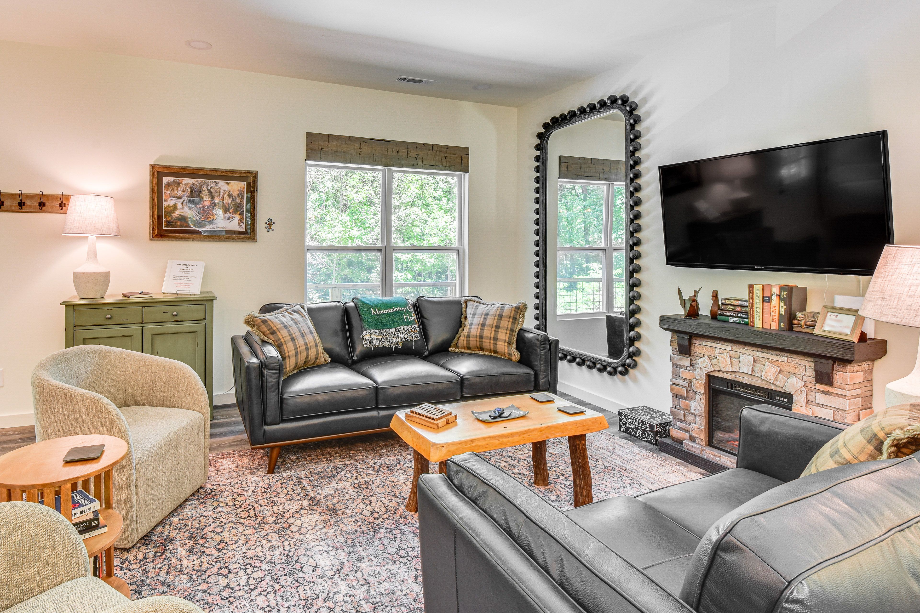 Living Room | Smart TV | Board Games & Books | Electric Fireplace