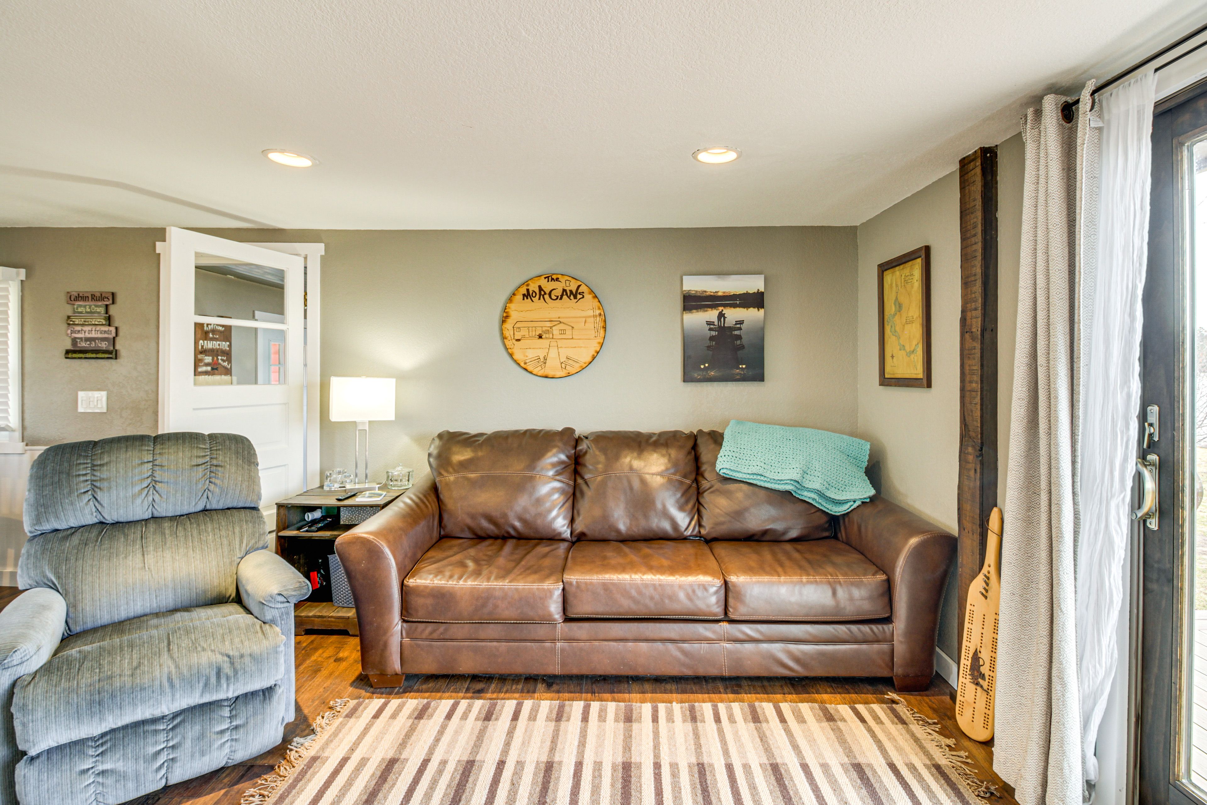 Living Room | Free WiFi | Smart TV