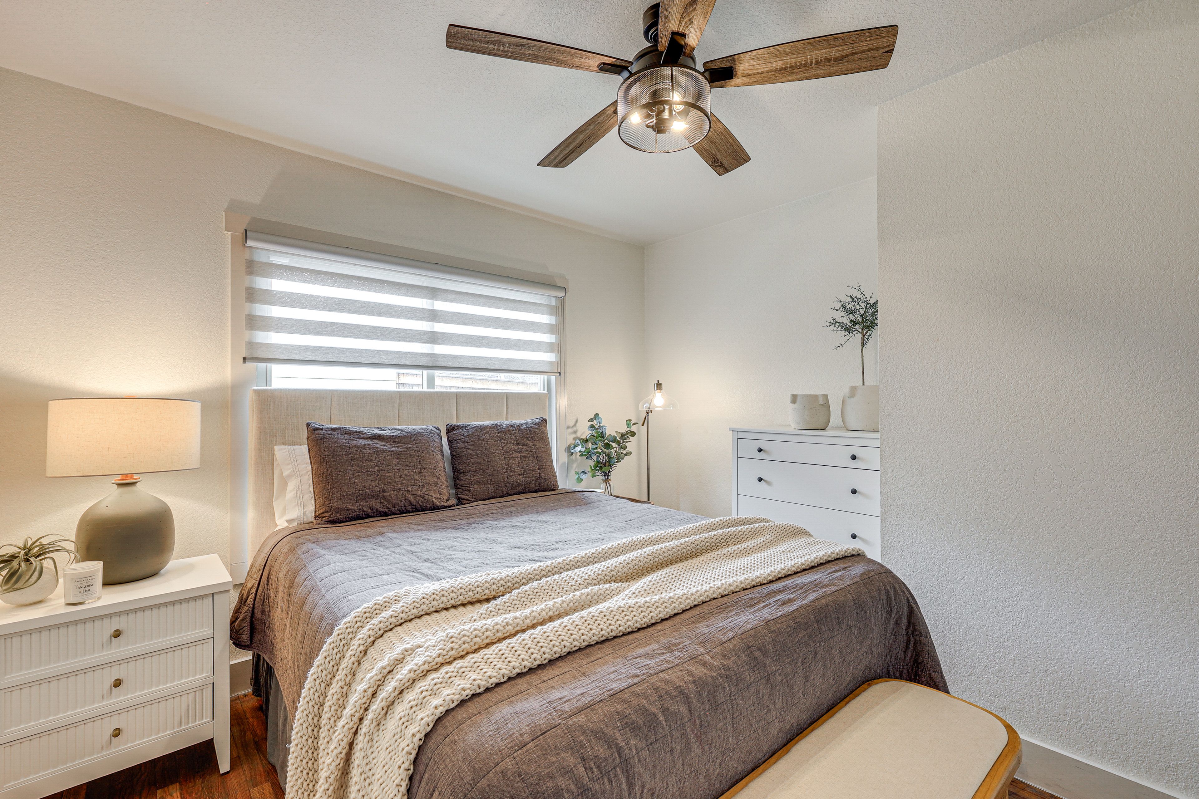 Bedroom 2 | Queen Bed