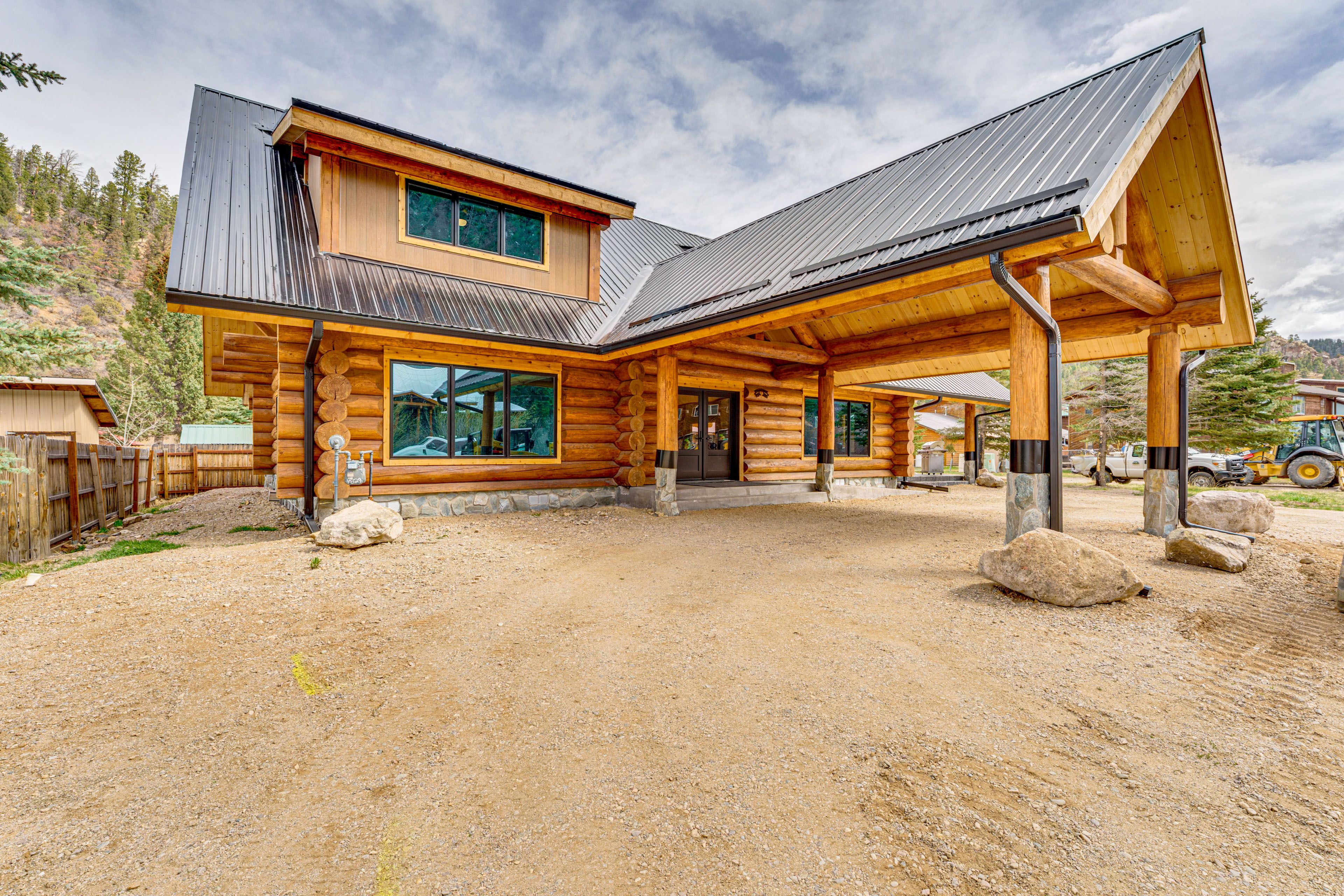 Property Exterior | Driveway (8 Vehicles) | Trailer/UTV Parking Allowed