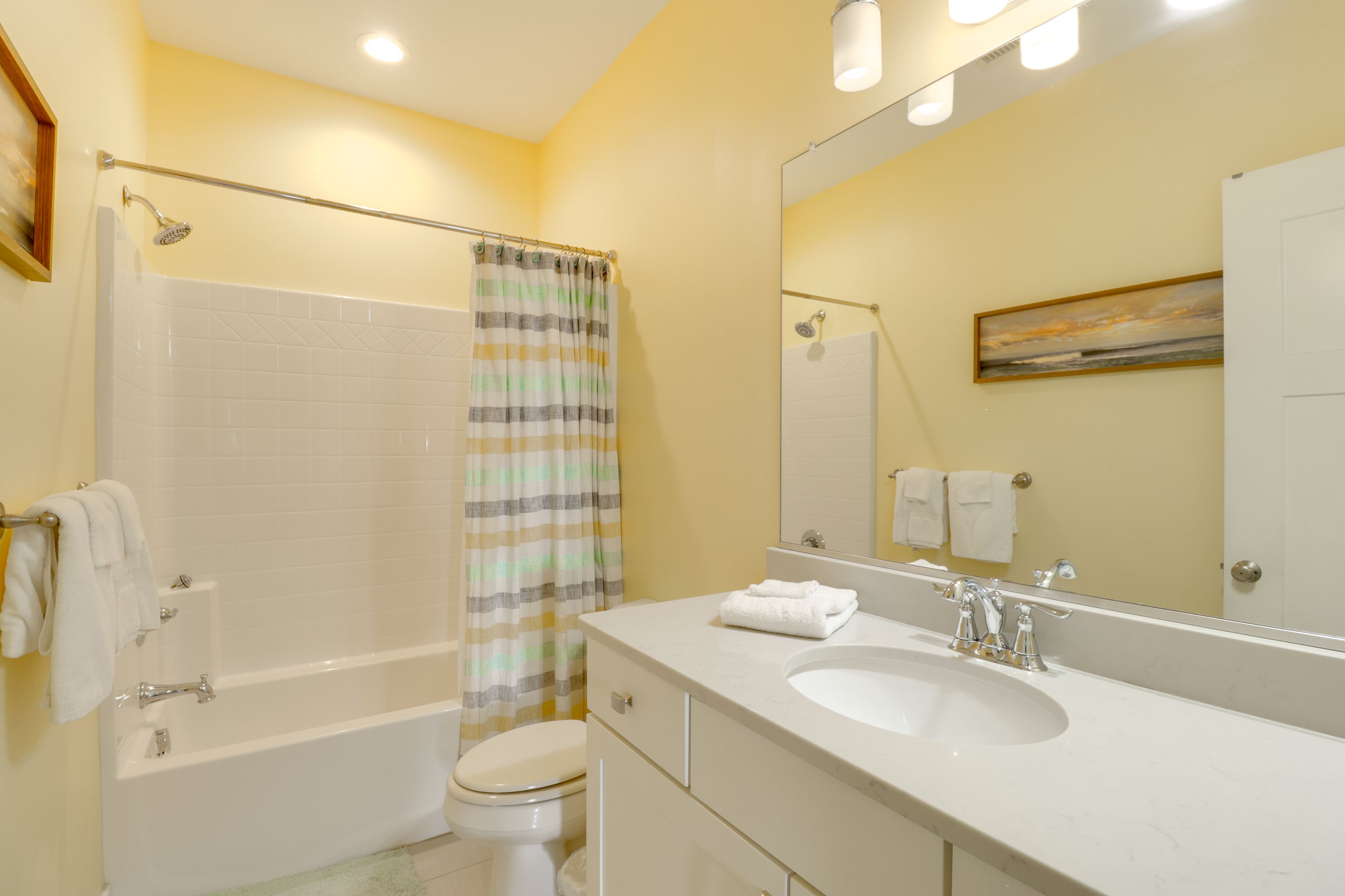 Full Bathroom | 3rd Floor