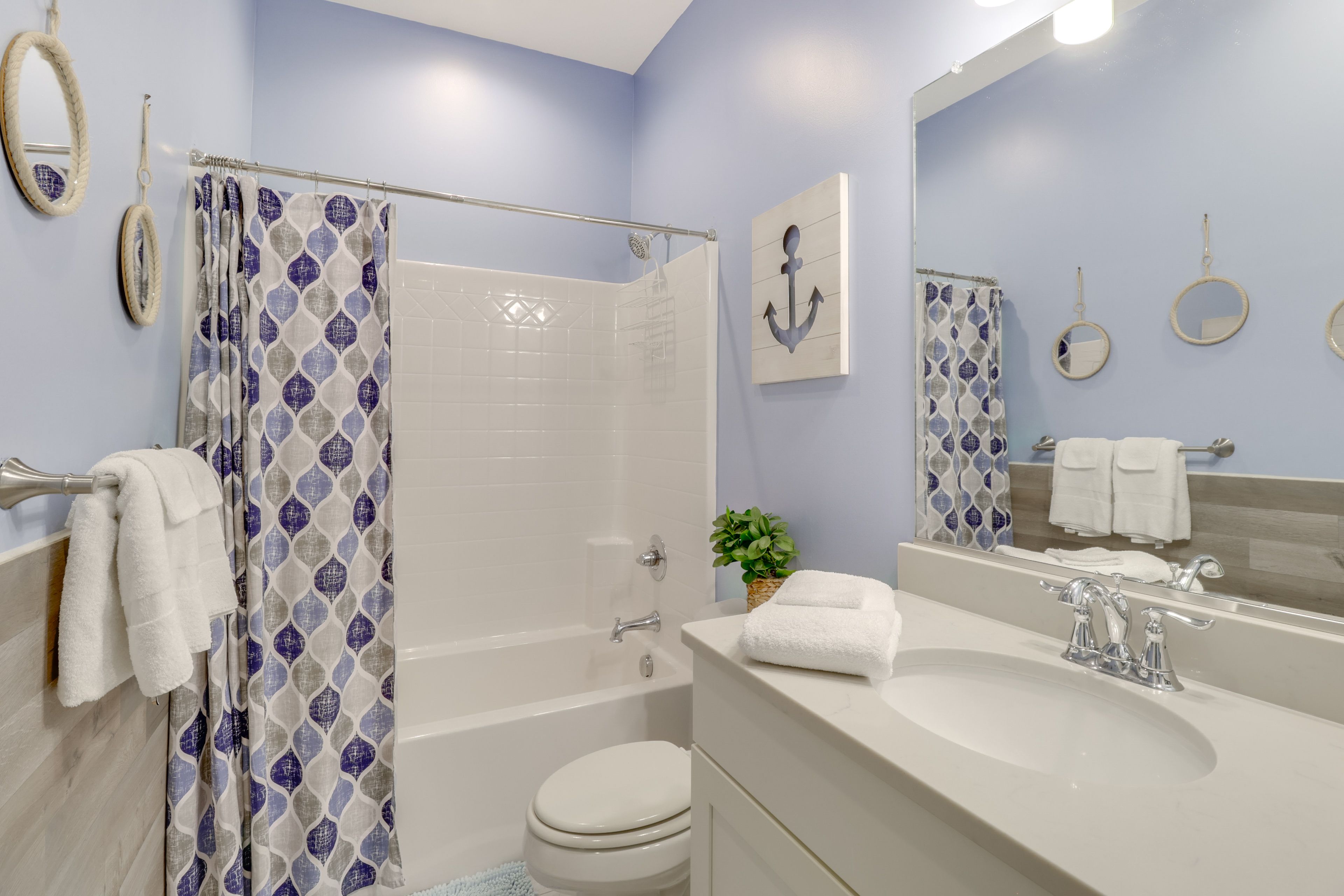 Full Bathroom | 1st Floor