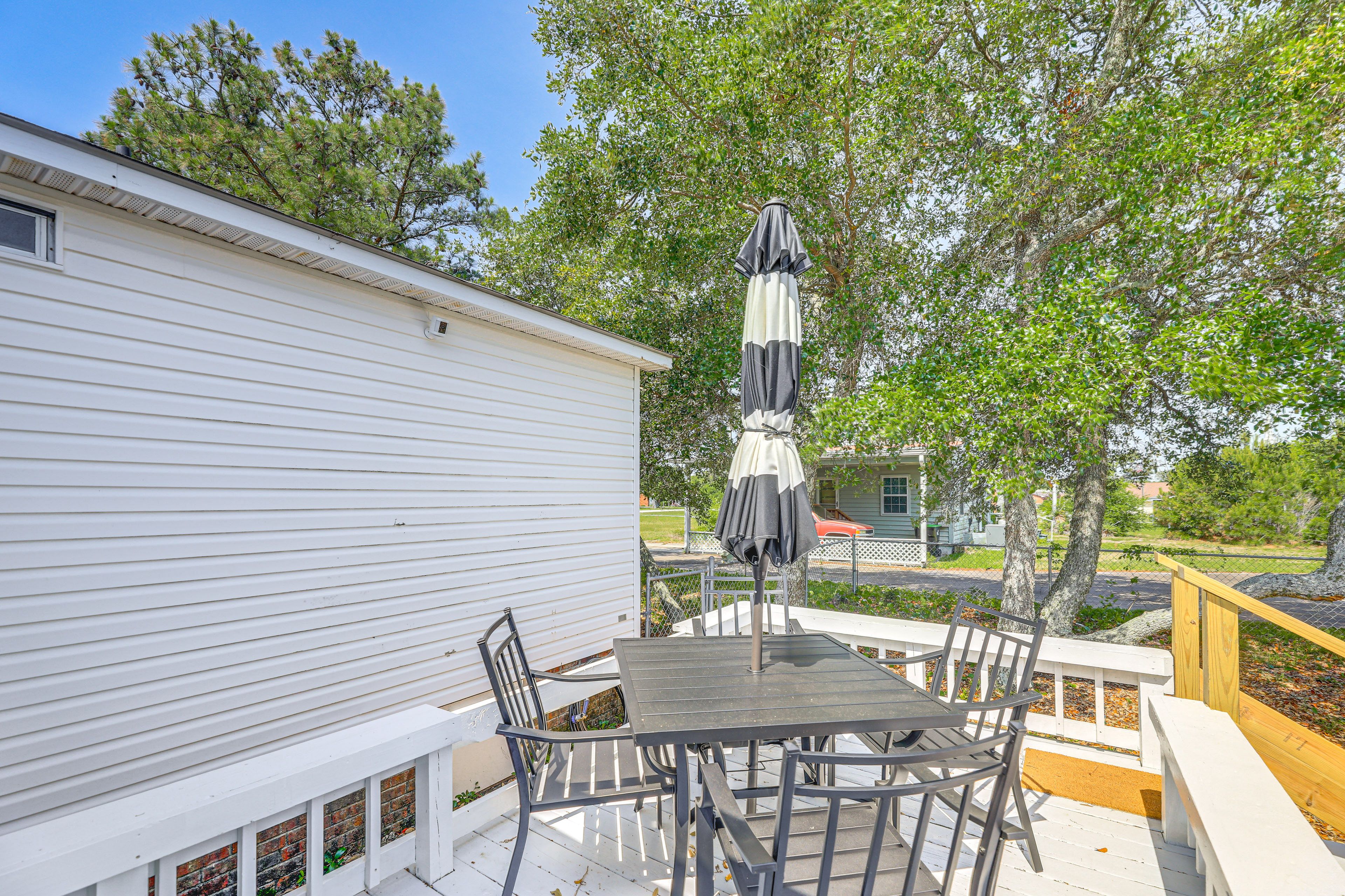 Private Deck