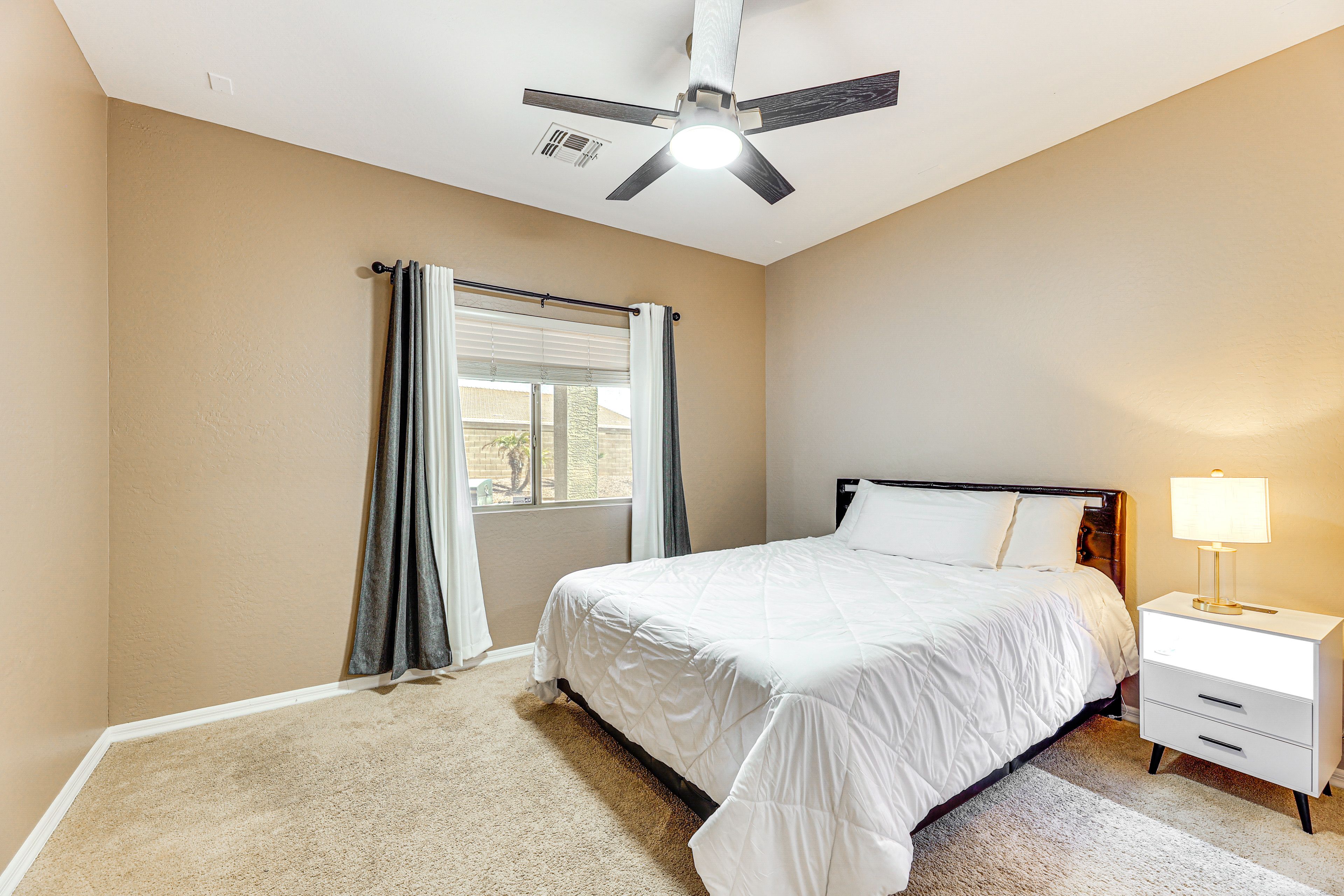 Bedroom 4 | Queen Bed | 1st Floor