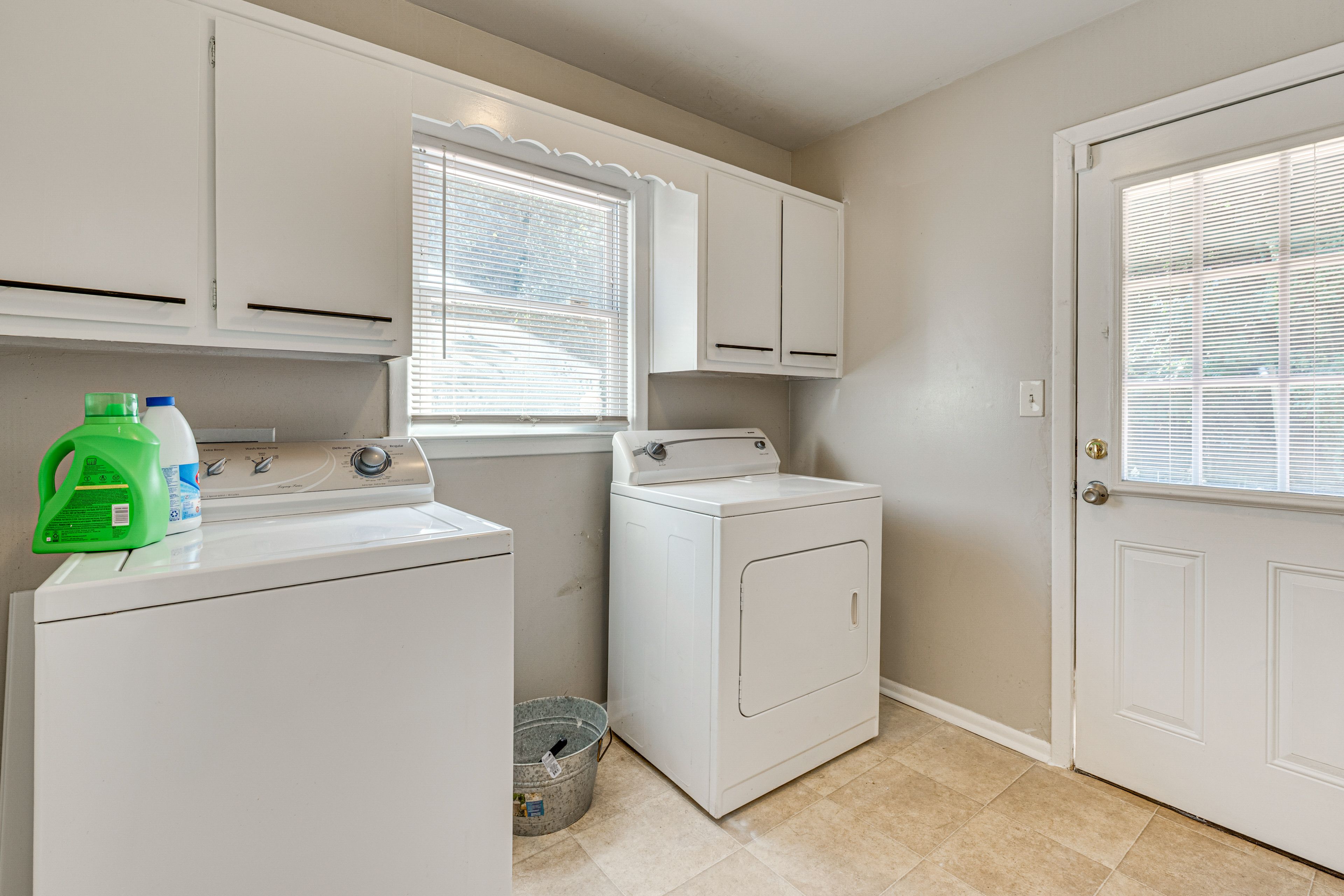 Laundry Room | Washer/Dryer | Hangers | Iron/Board