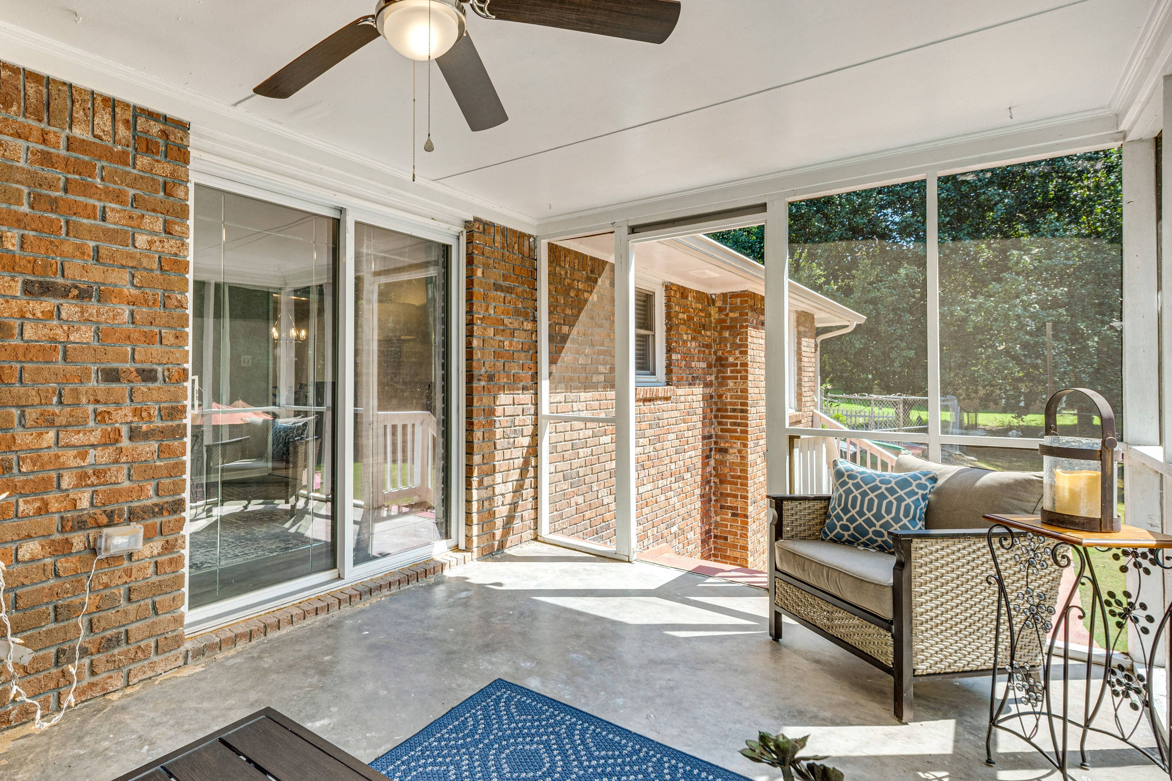 Screened Porch | Lounge Seating