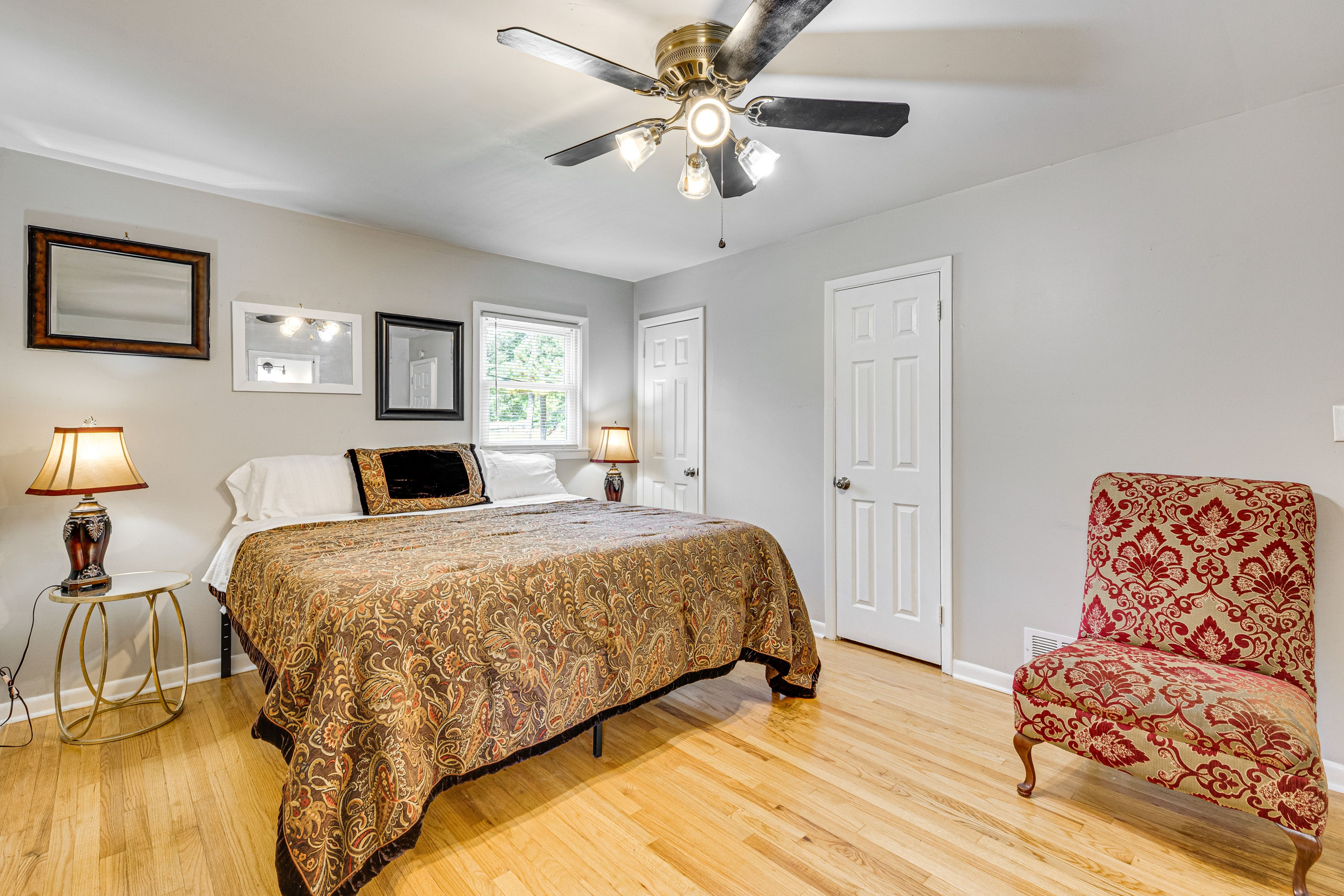 Bedroom 1 | King Bed | Linens Provided