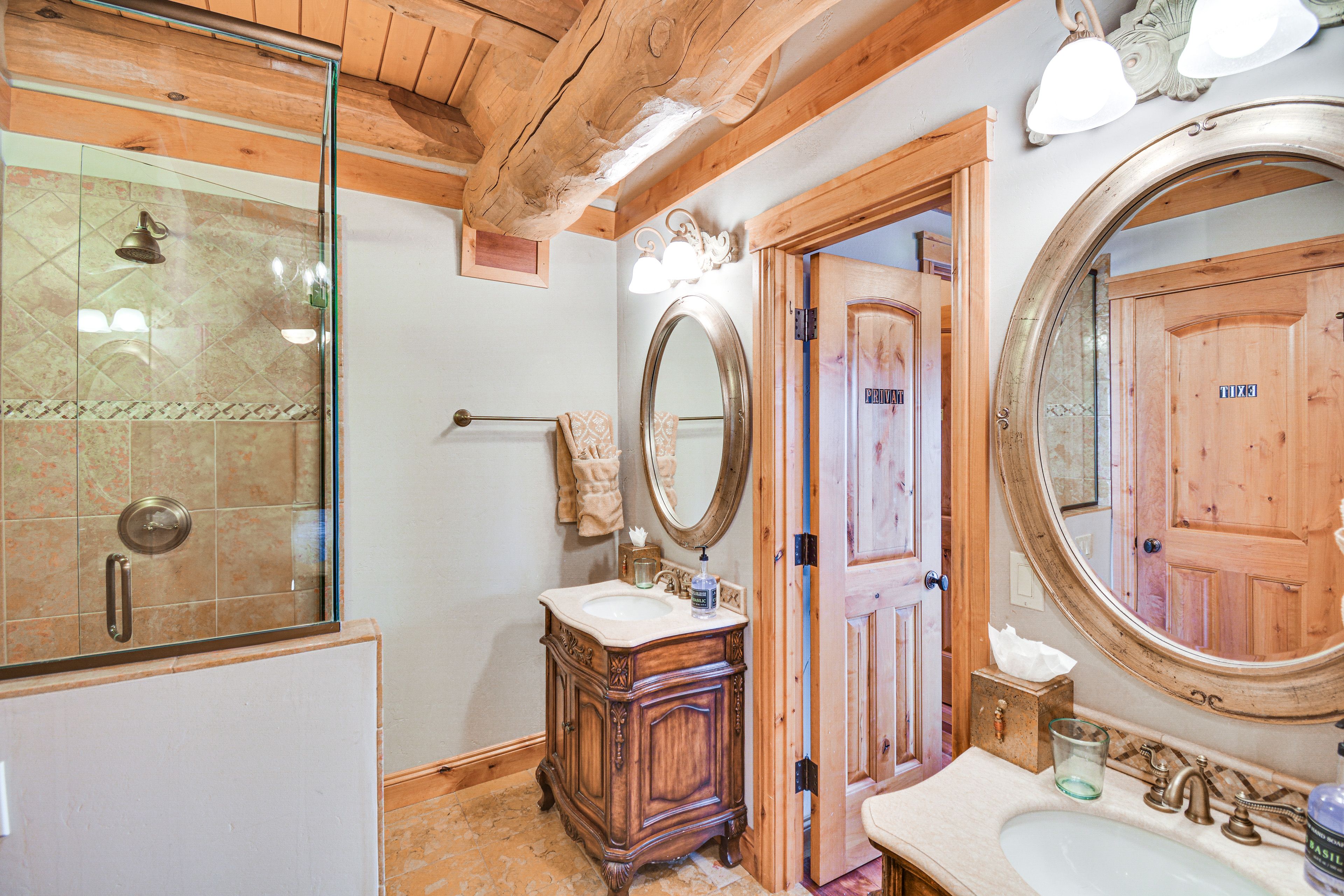 En-Suite Bathroom | 1st Floor