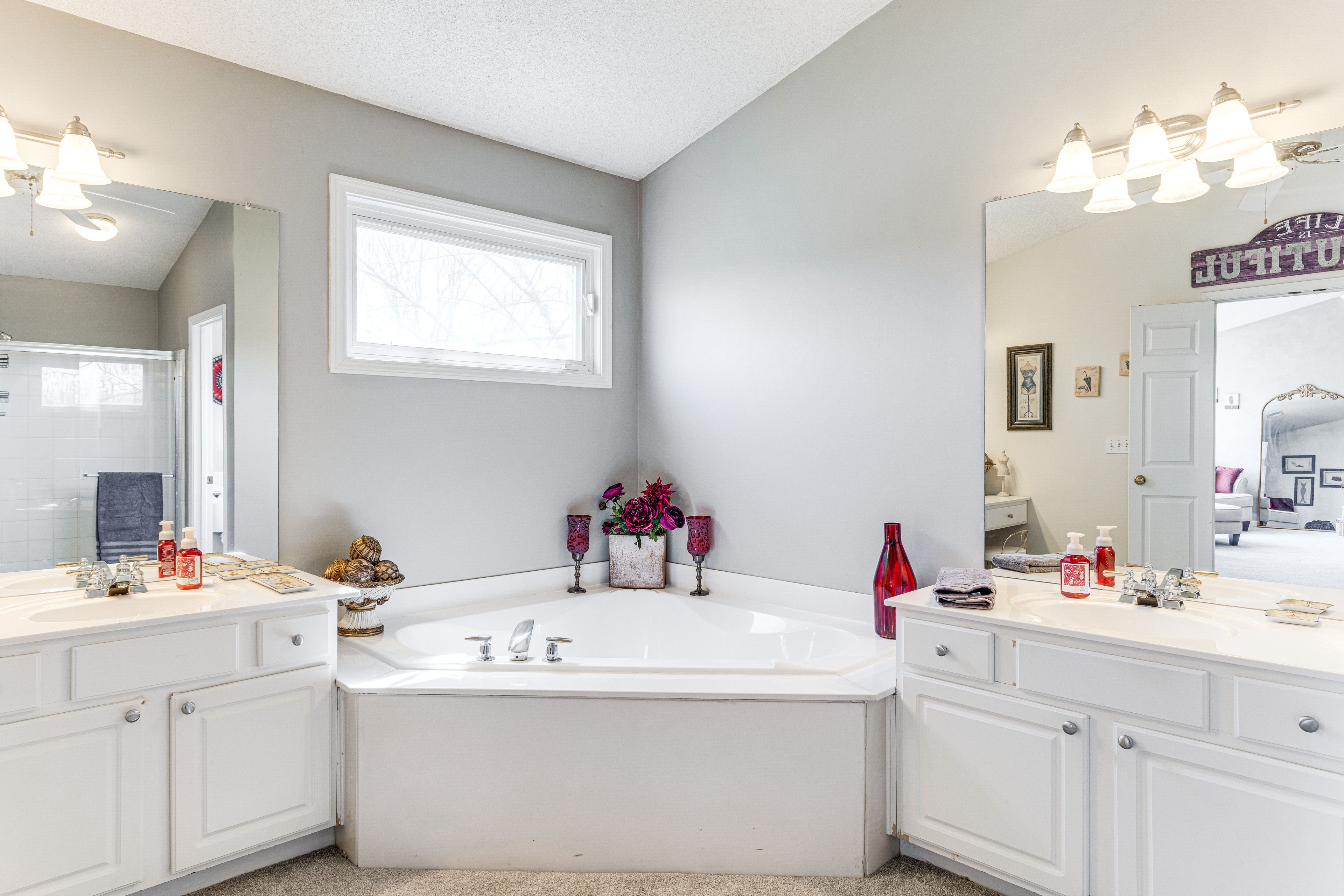 En-Suite Bathroom | Upper Level | Shower & Soaking Tub