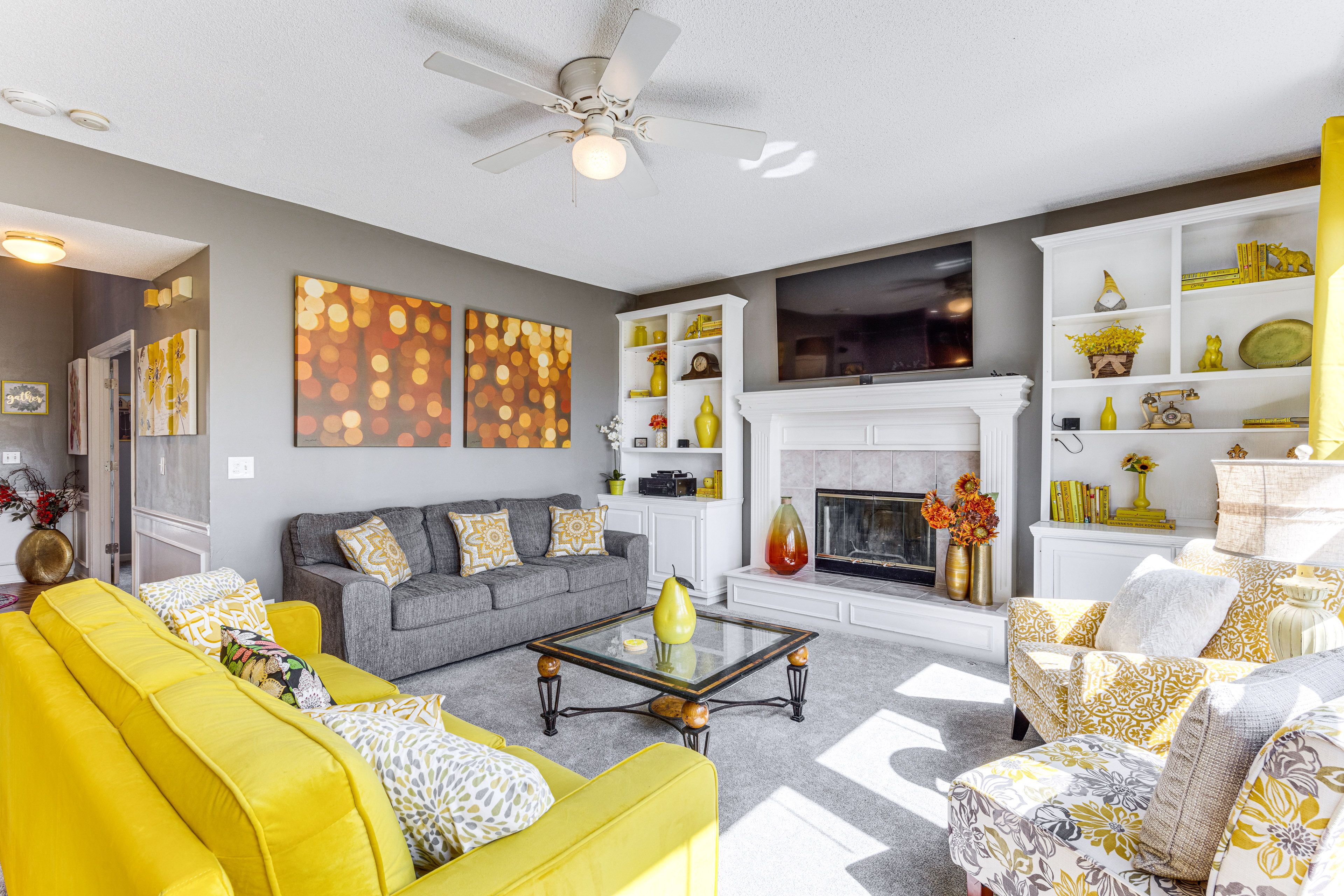 Living Room | Main Level | Smart TV
