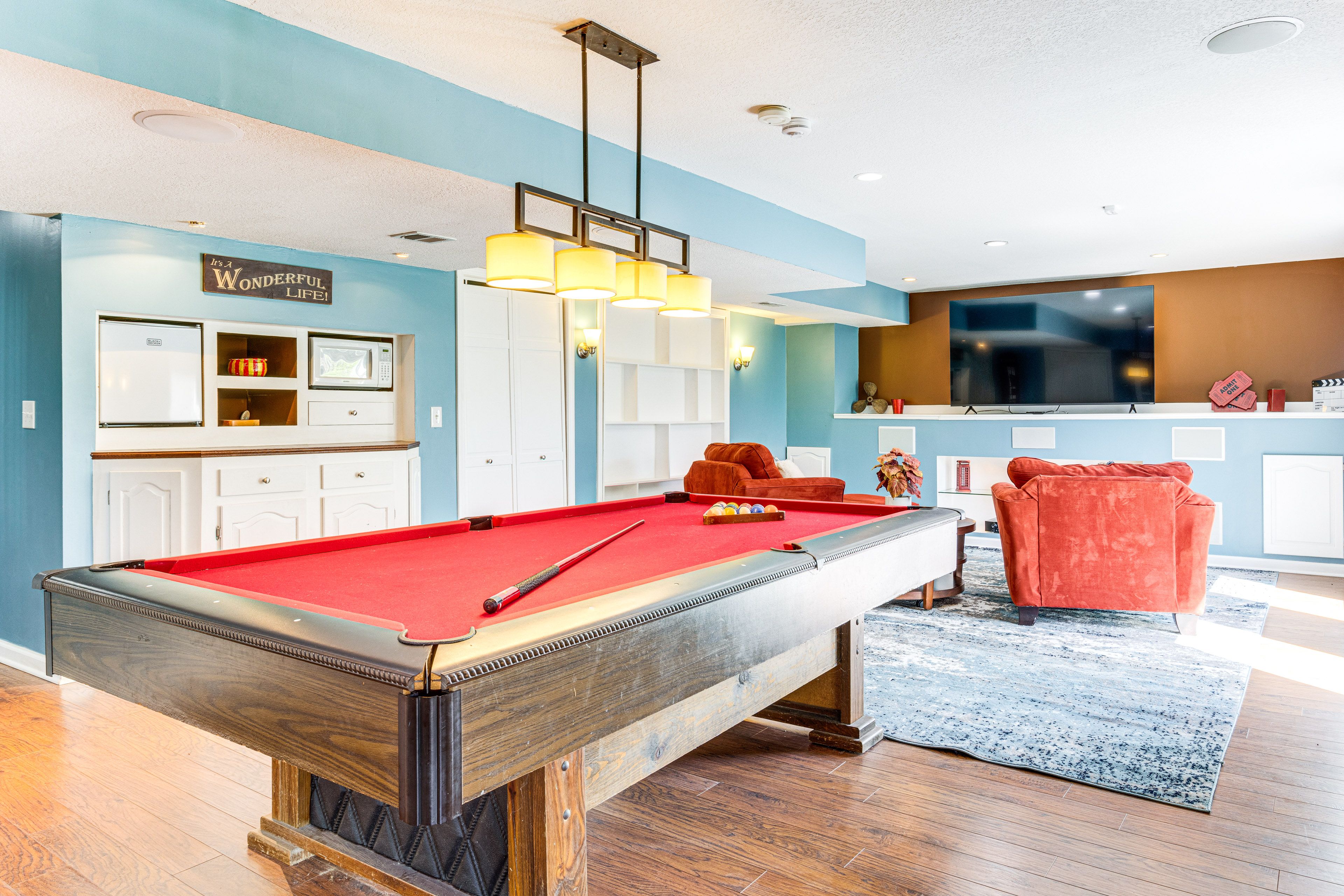 Living Room | Lower Level | Smart TV | Free WiFi | Central A/C & Heating