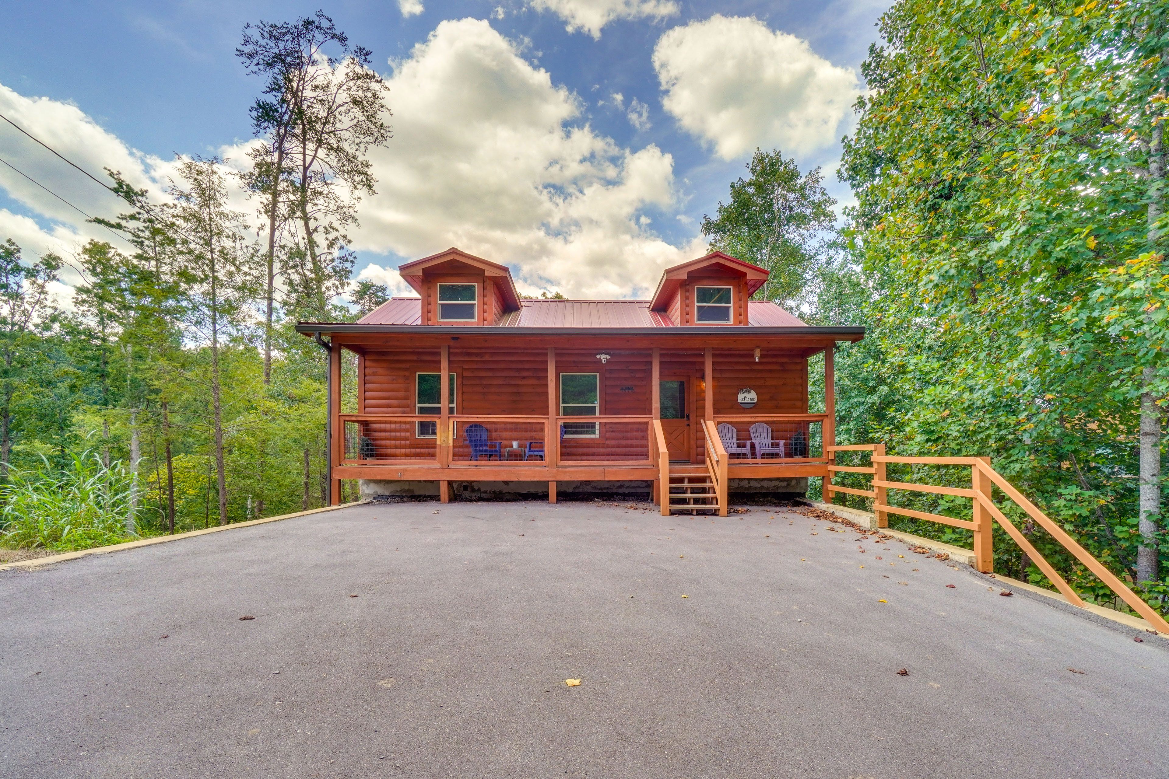 Cabin Exterior | Parking | Driveway (4 Vehicles)