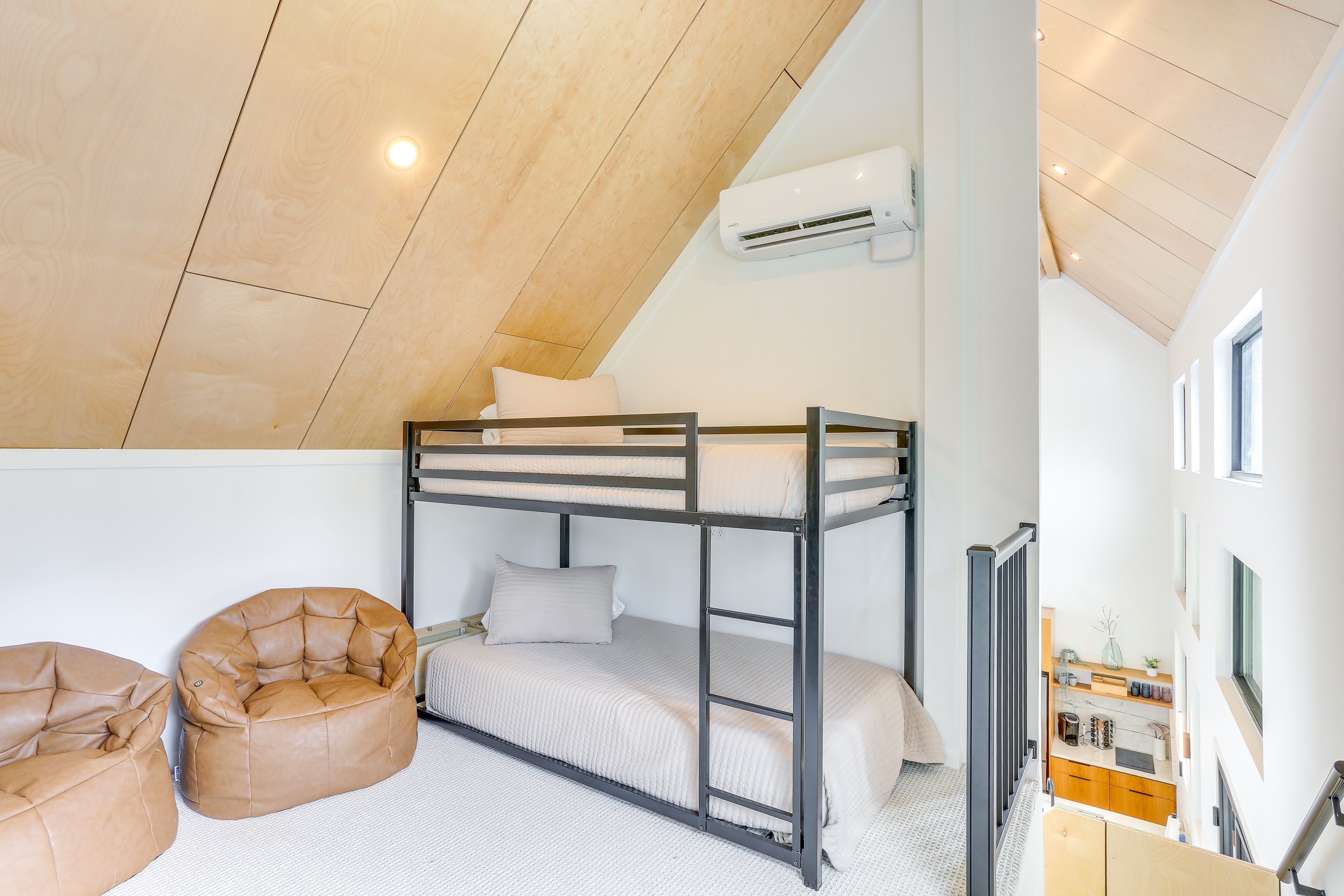 Bedroom 2 (Loft) | Twin Bunk Bed | Smart TV | 2nd Floor