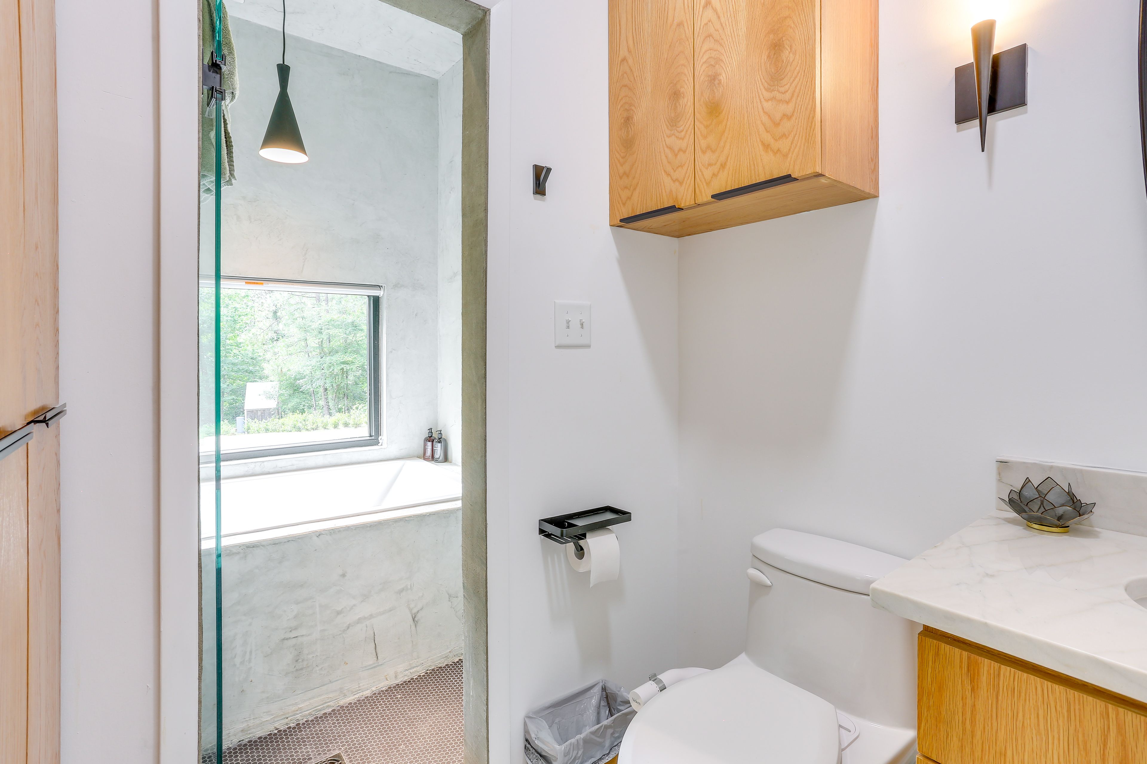 Full Bathroom | 1st Floor
