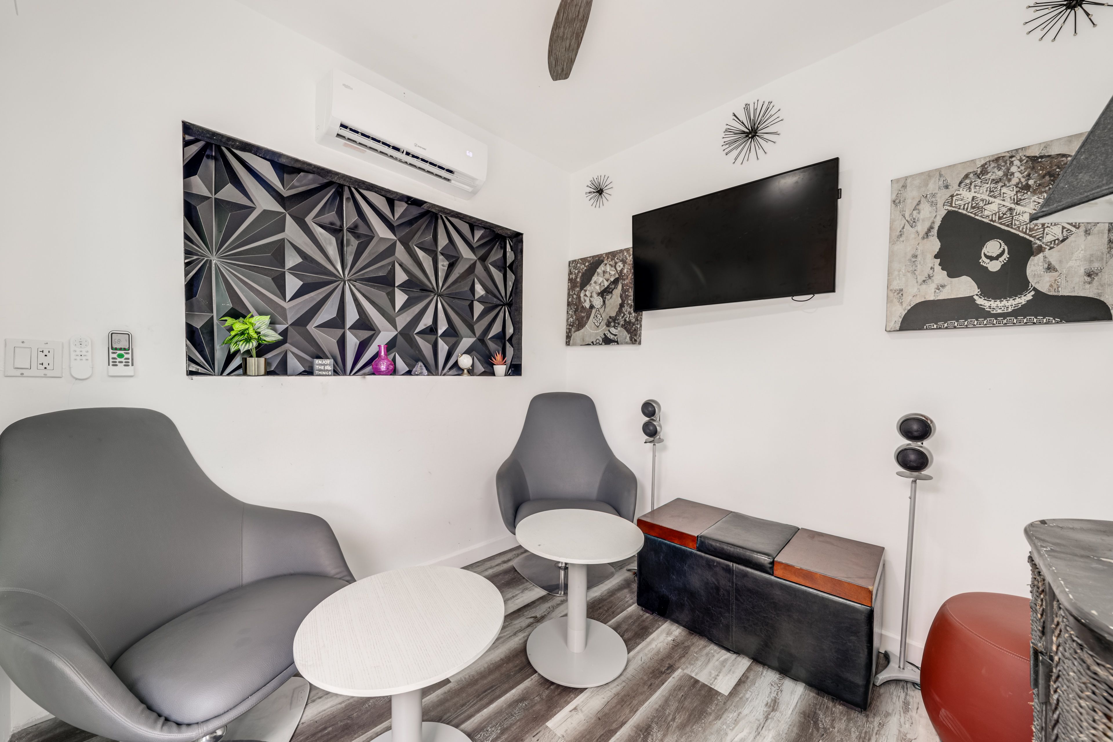 Interior | Smart TV | Free WiFi