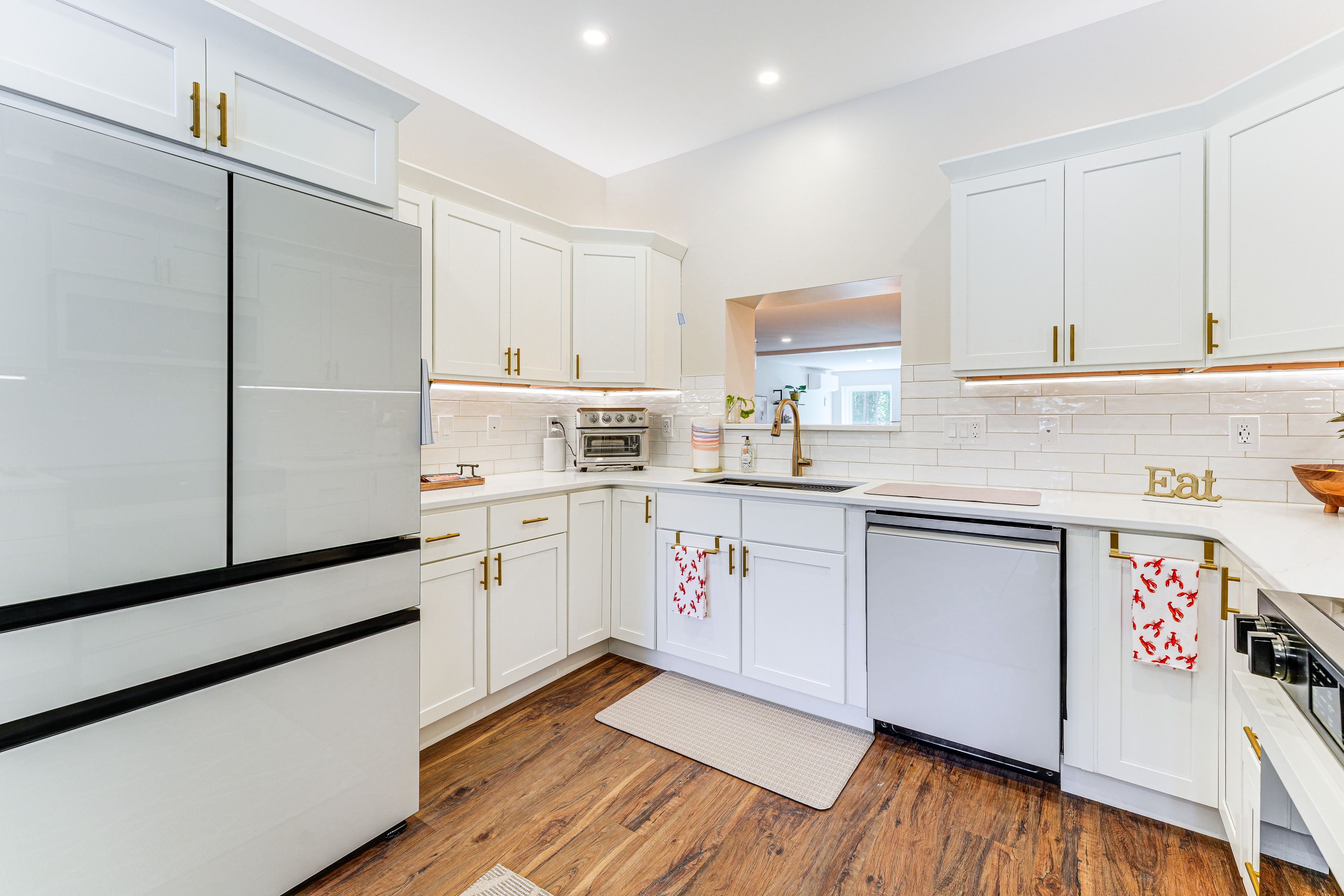 Kitchen | Samsung Bespoke Refrigerator | Under-Cabinet Lighting | Dishwasher