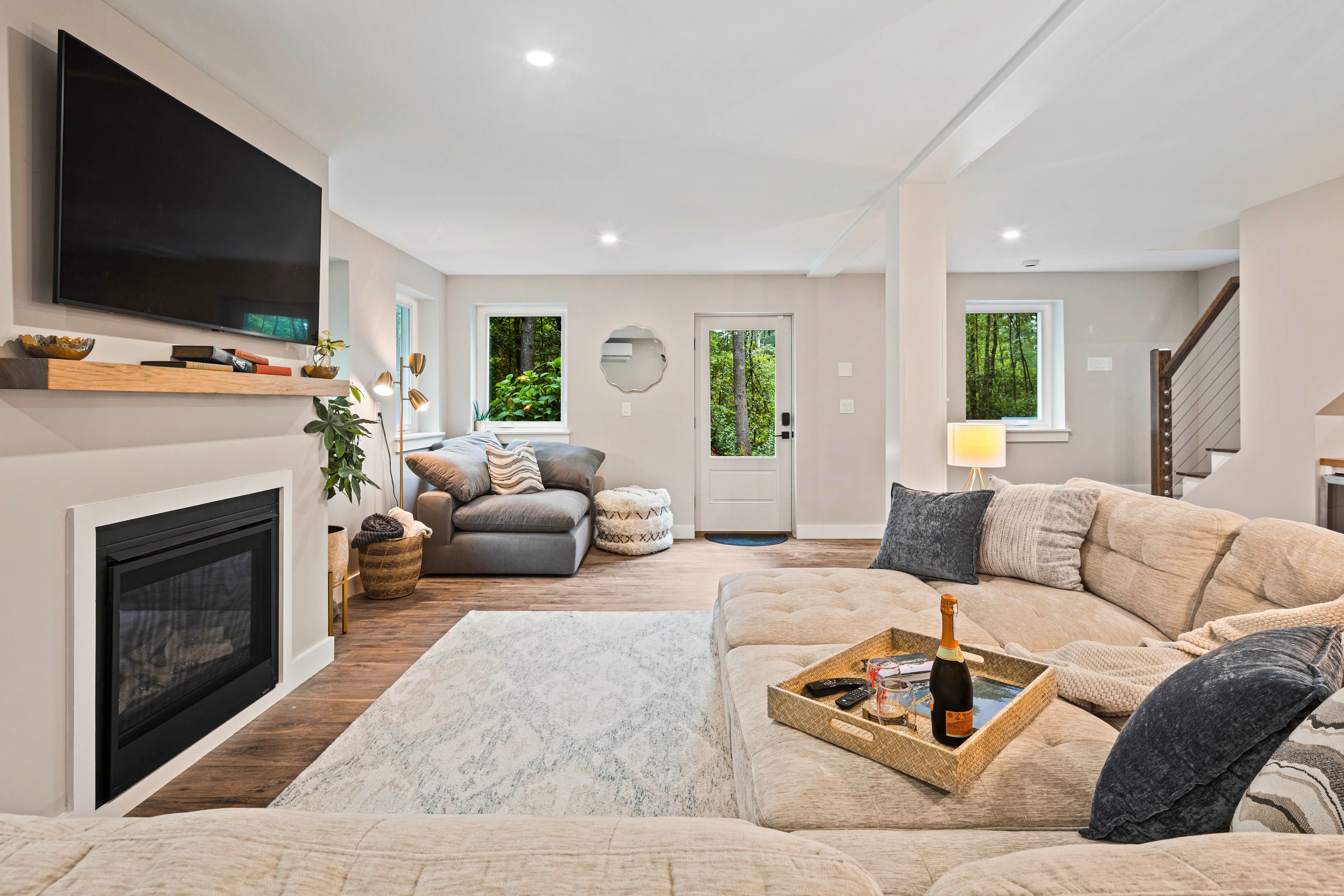 Living Room | 1st Floor | Central A/C & Heating | Gas Fireplace | Cable TV